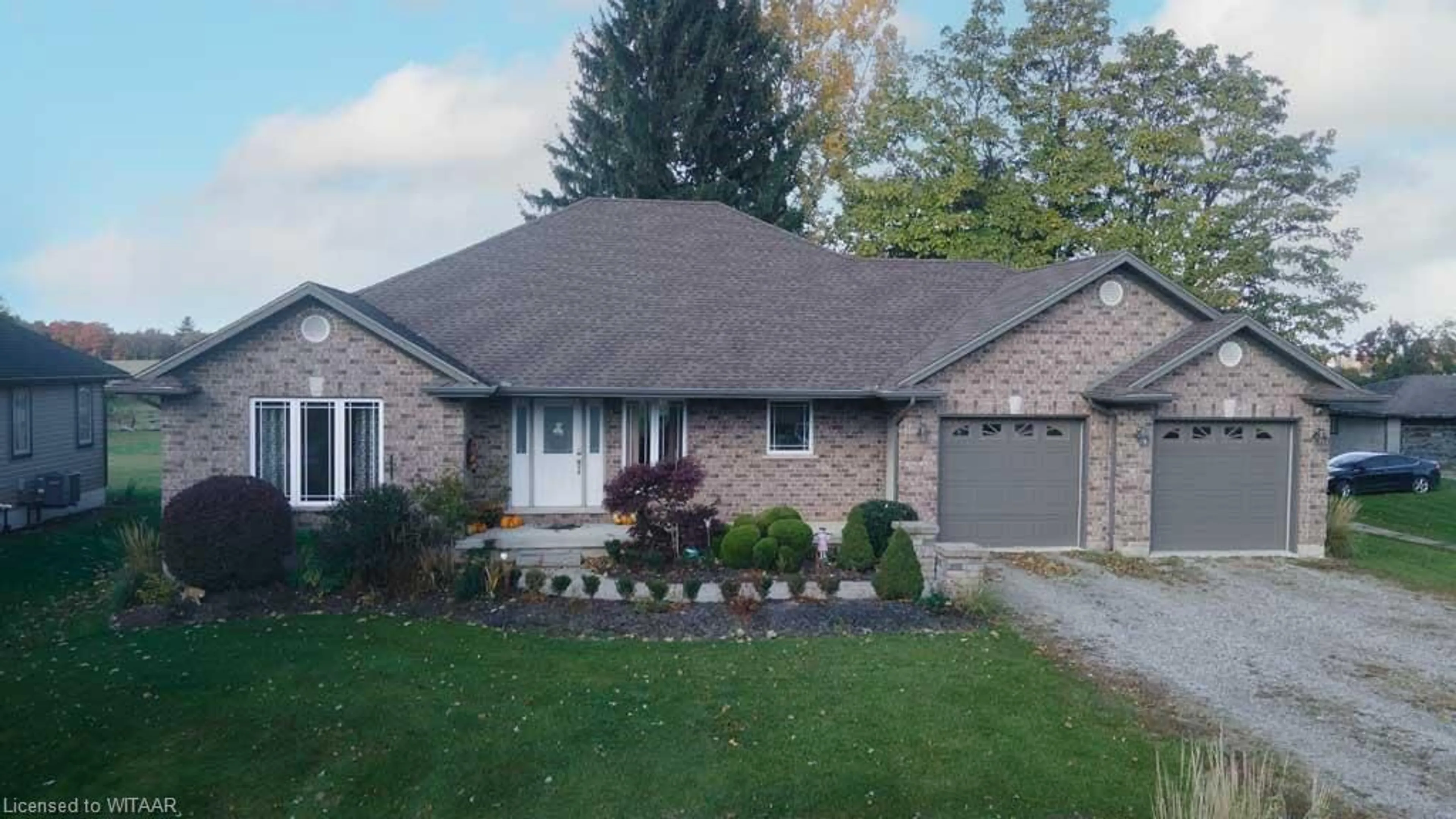 Home with brick exterior material for 6485 Springfield Rd, Mount Salem Ontario N5H 2R5