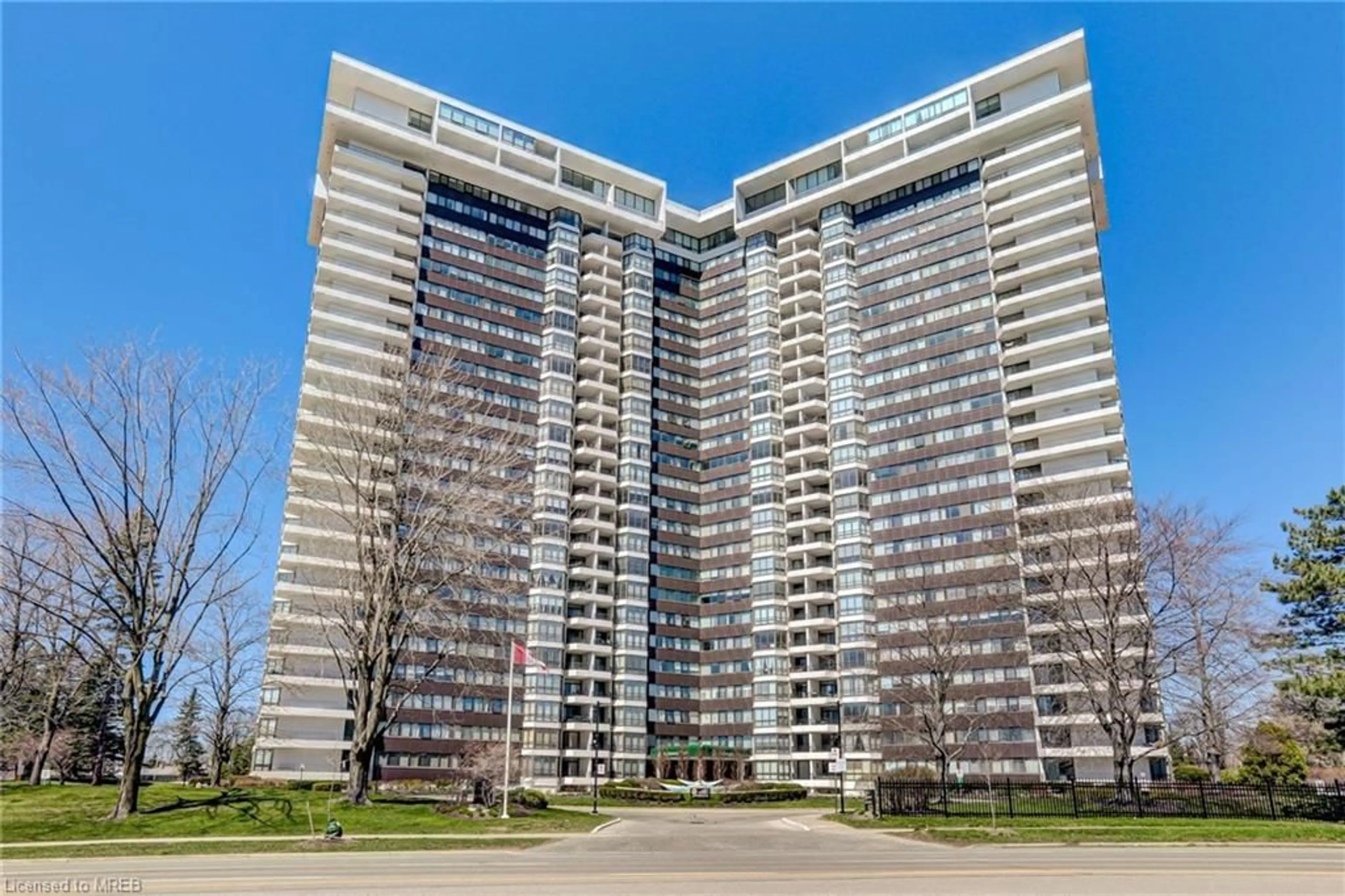 A pic from exterior of the house or condo for 1333 Bloor St #2312, Mississauga Ontario L4Y 3T6