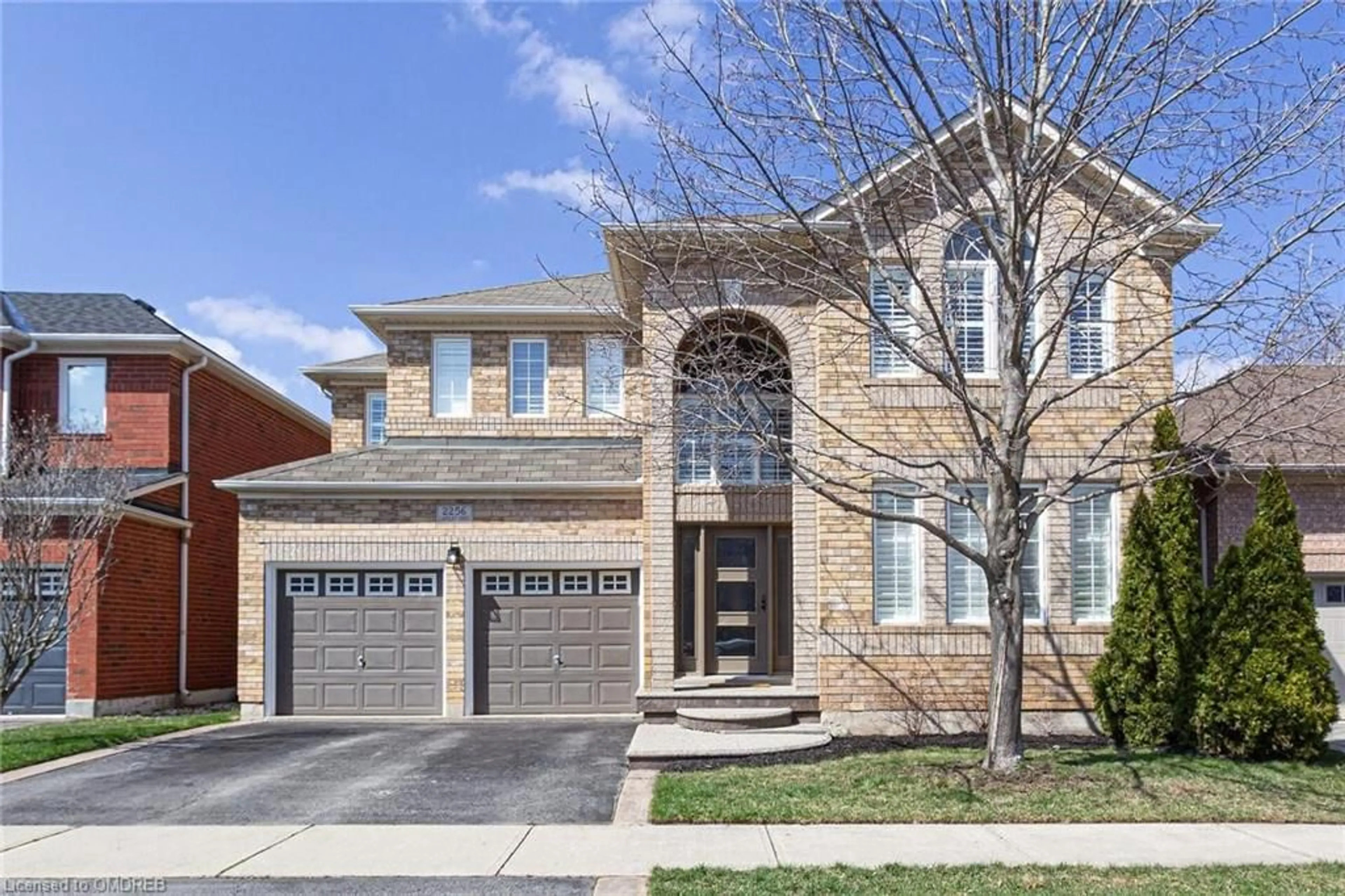 Home with brick exterior material for 2256 Lapsley Cres, Oakville Ontario L6M 4V1