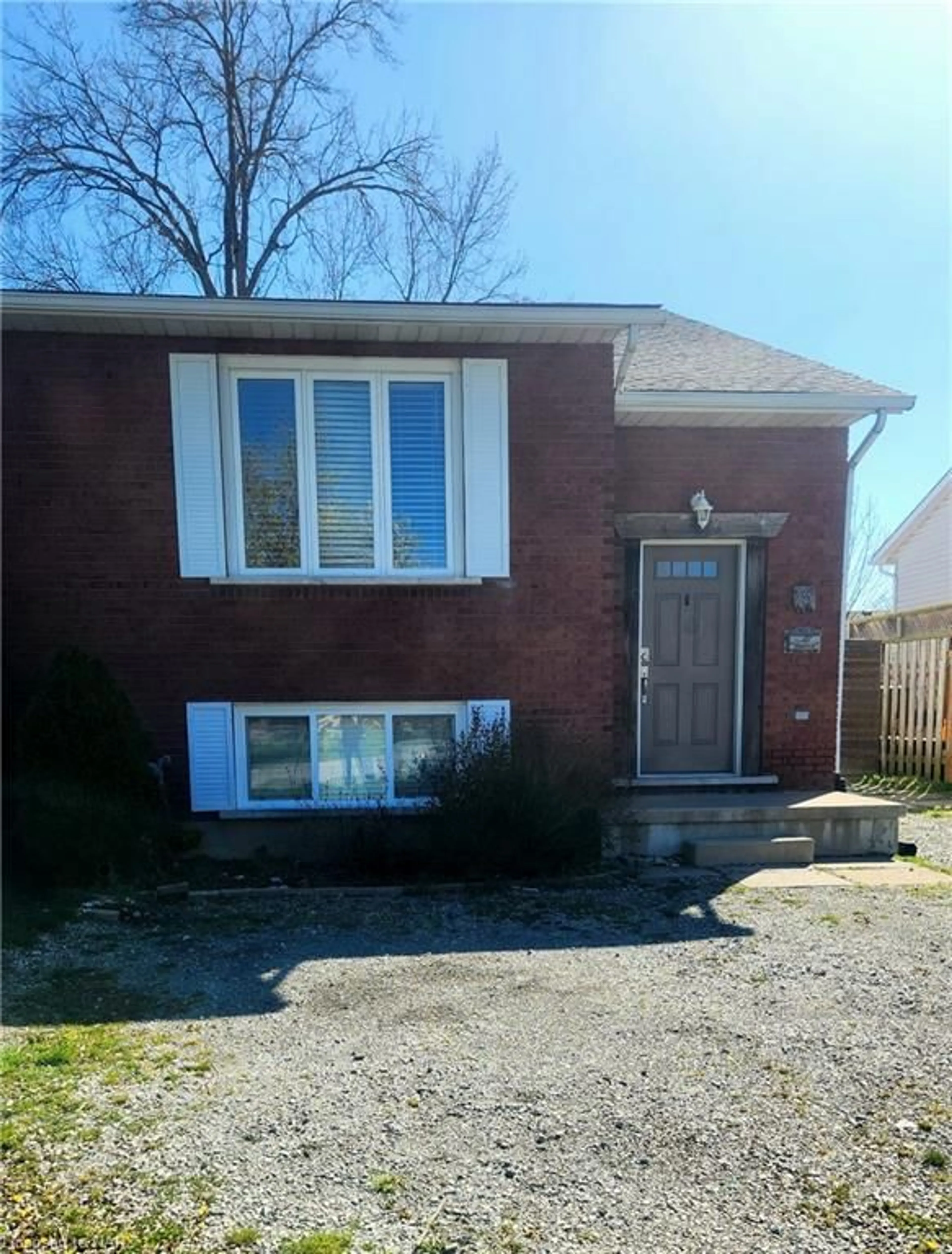 Frontside or backside of a home for 6 Joshua Crt, Welland Ontario L3C 7E3