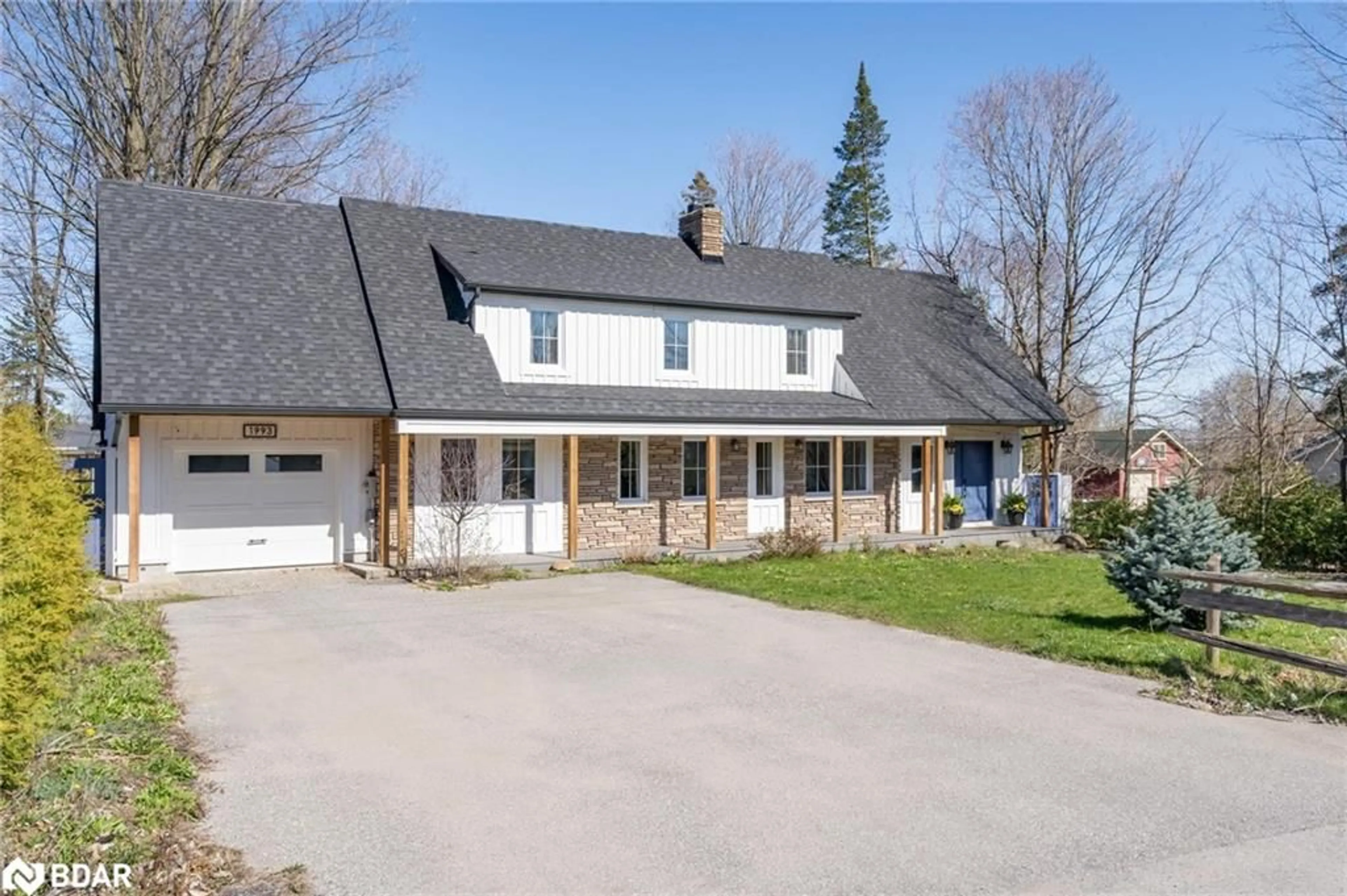 Frontside or backside of a home for 1993 St Johns Rd, Innisfil Ontario L9S 1Y7