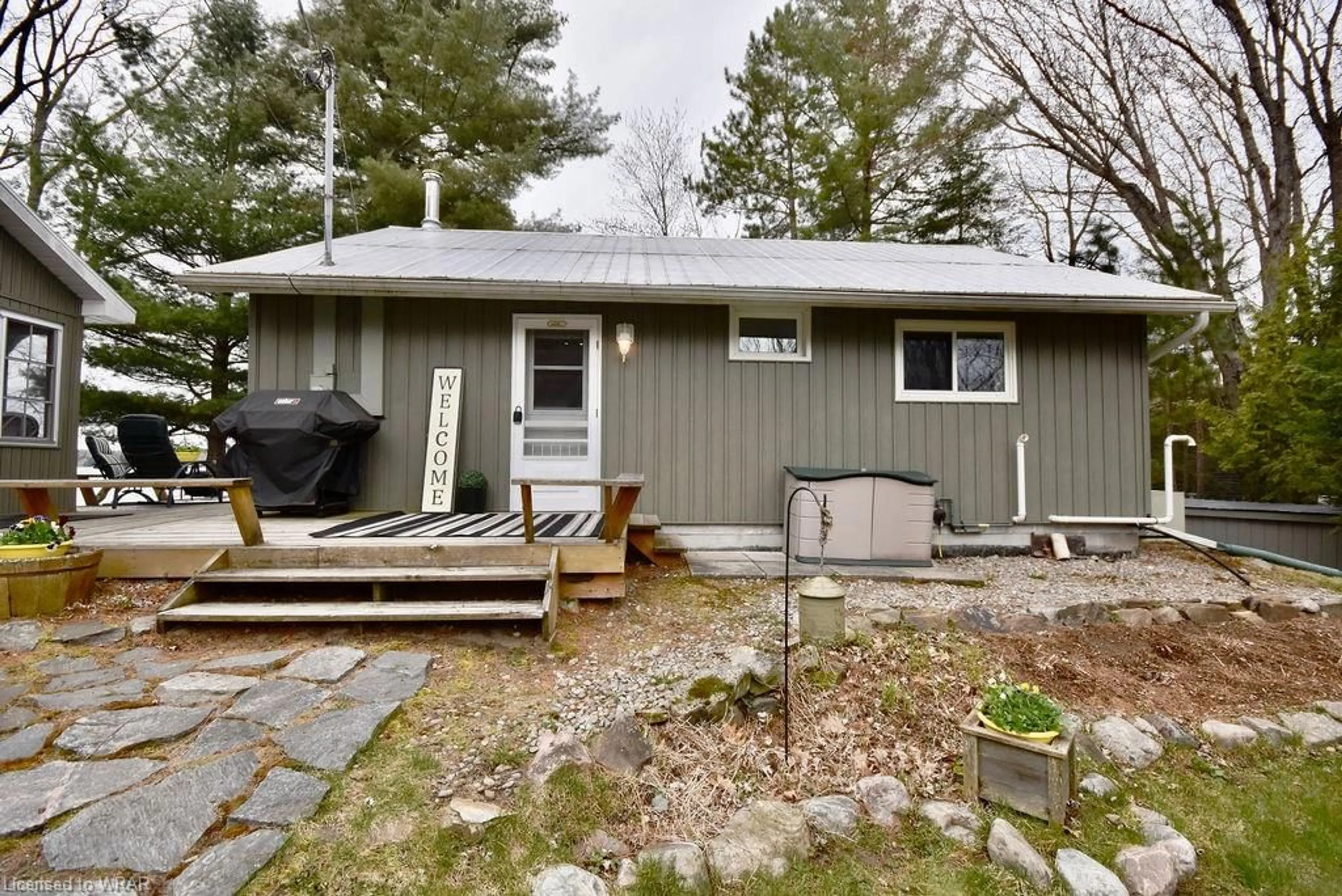 Cottage for 1054 Cove Rd #8, Utterson Ontario P0B 1M0