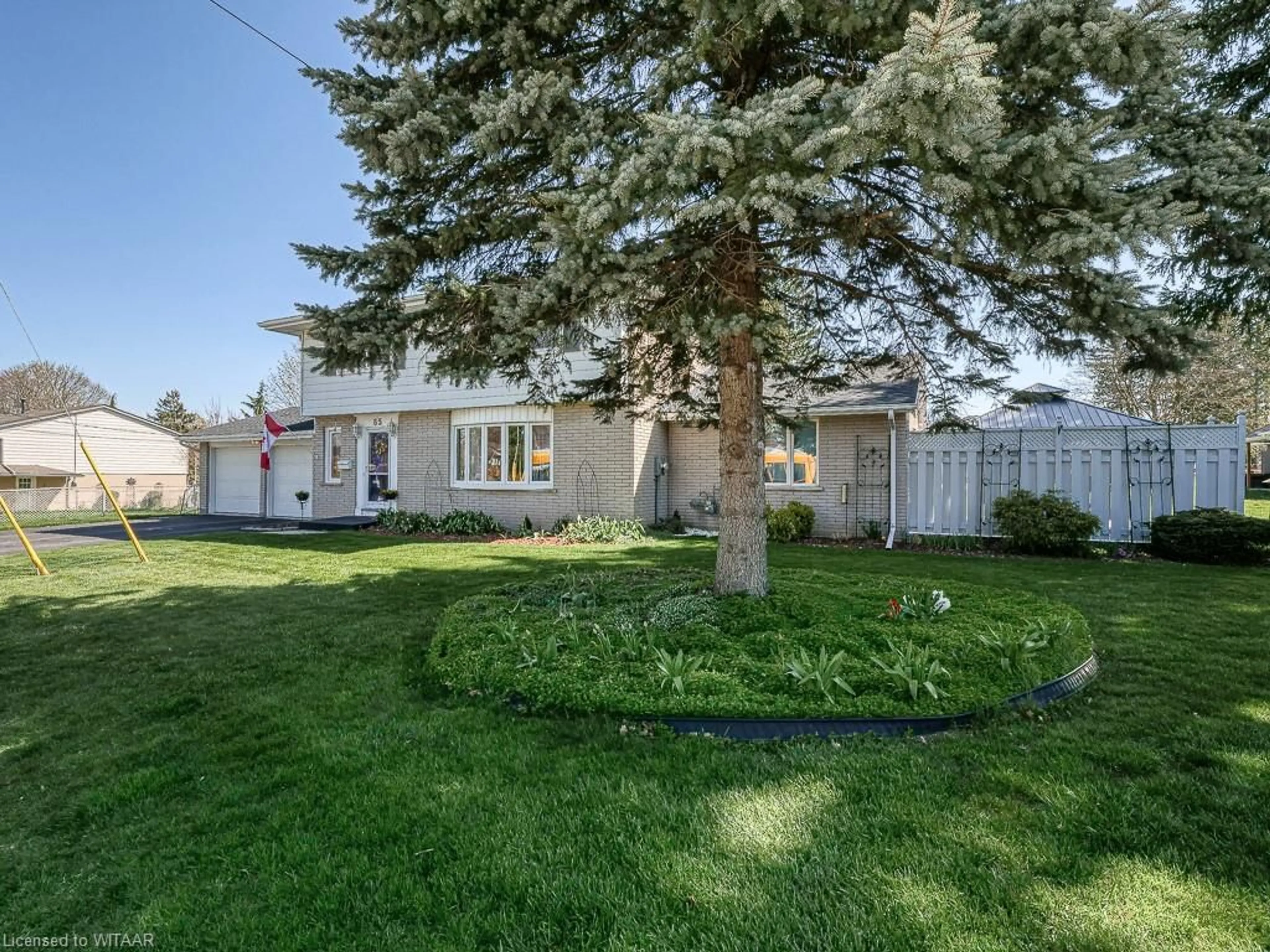 Fenced yard for 65 Northland Cres, Woodstock Ontario N4S 6T4