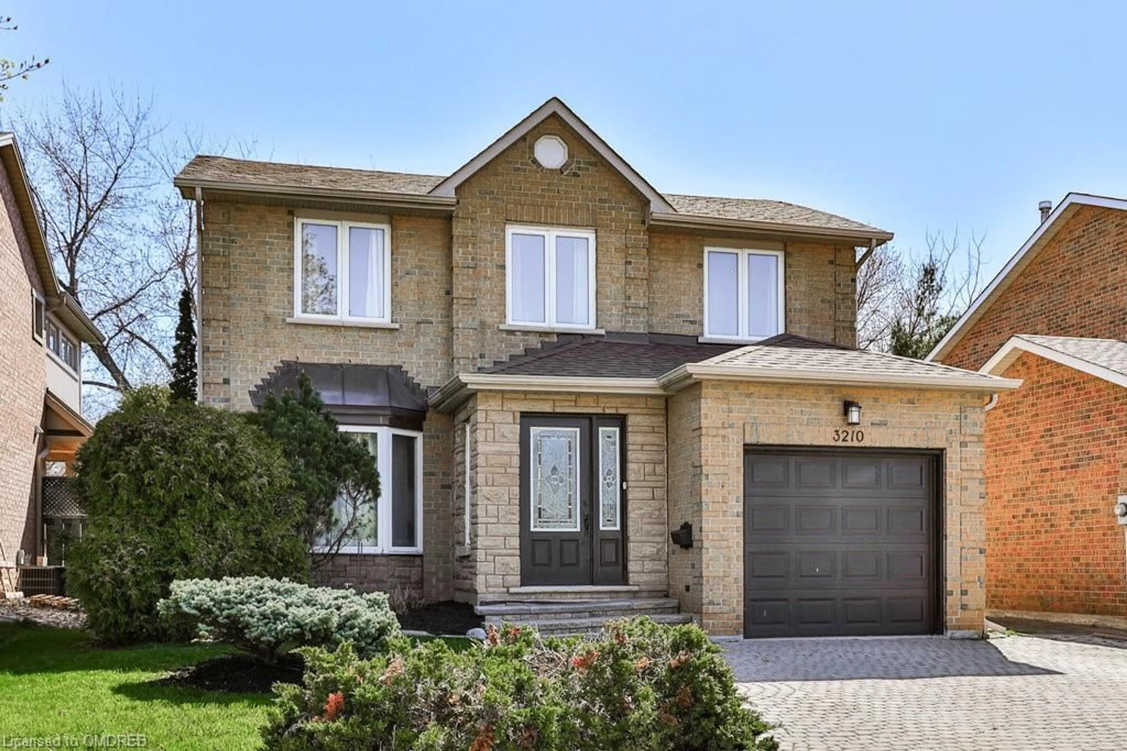 Home with brick exterior material for 3210 Victoria St, Oakville Ontario L6L 5R2