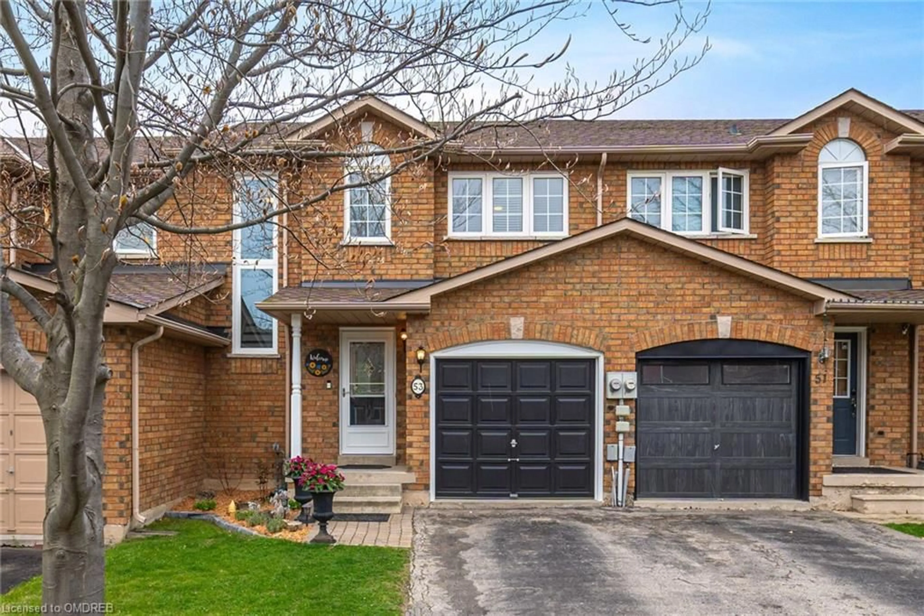 Home with brick exterior material for 53 Dawson Cres, Milton Ontario L9T 5H9