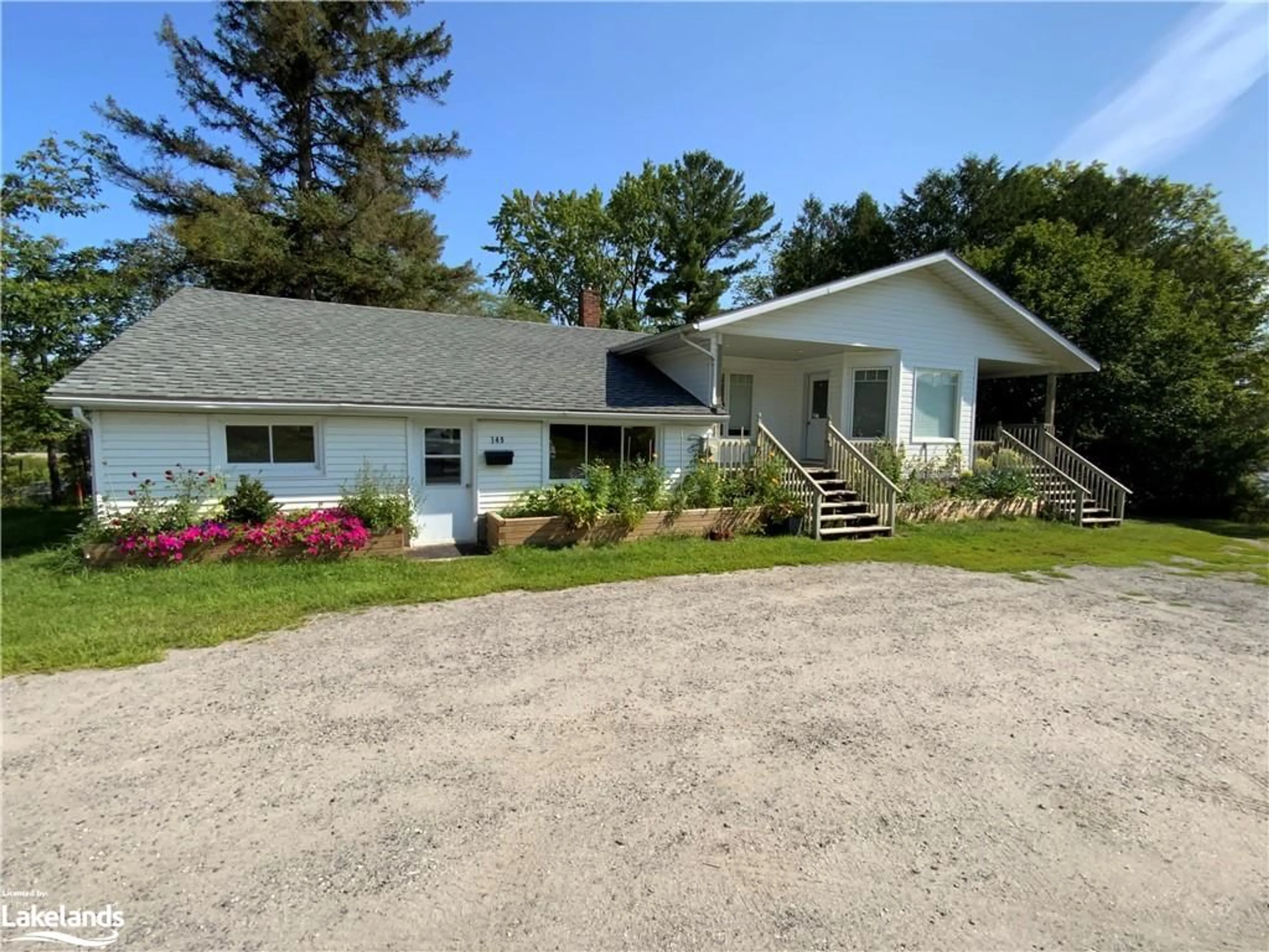 Frontside or backside of a home, cottage for 149 William St, Parry Sound Ontario P2A 1W3