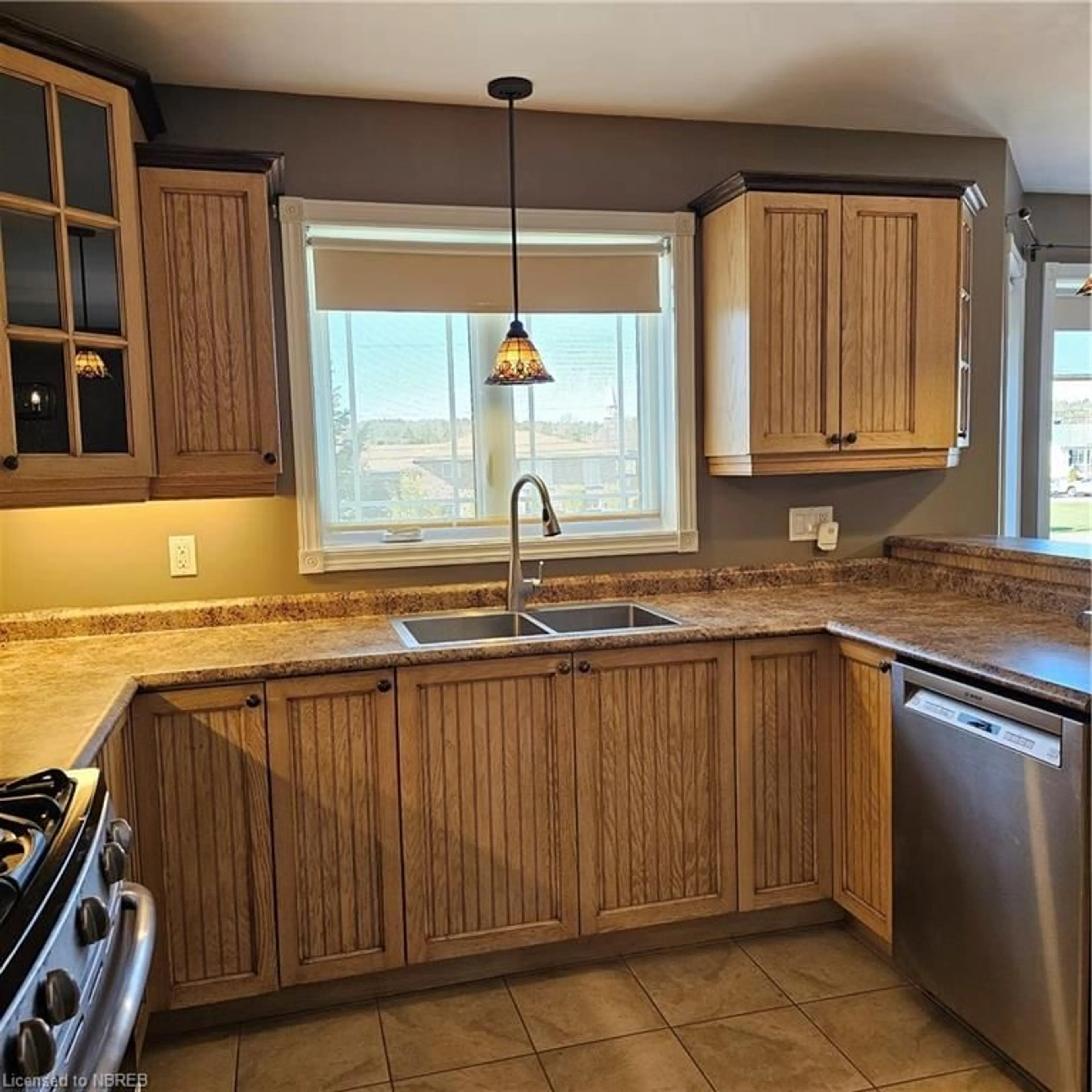 Kitchen for 930 Betty Rd, Verner Ontario P0H 2M0