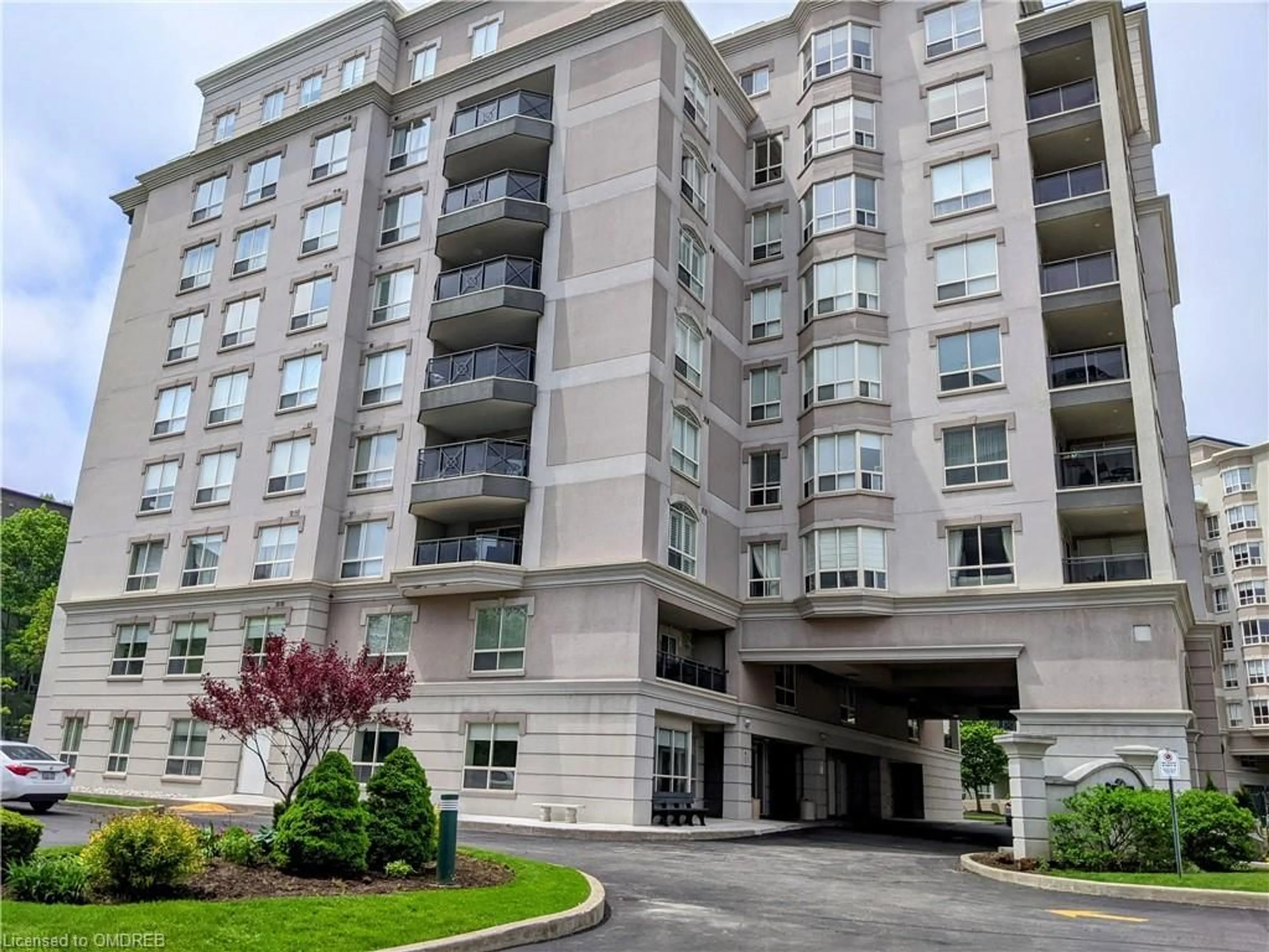 A pic from exterior of the house or condo for 2000 Creekside Dr #203, Dundas Ontario L9H 7S7