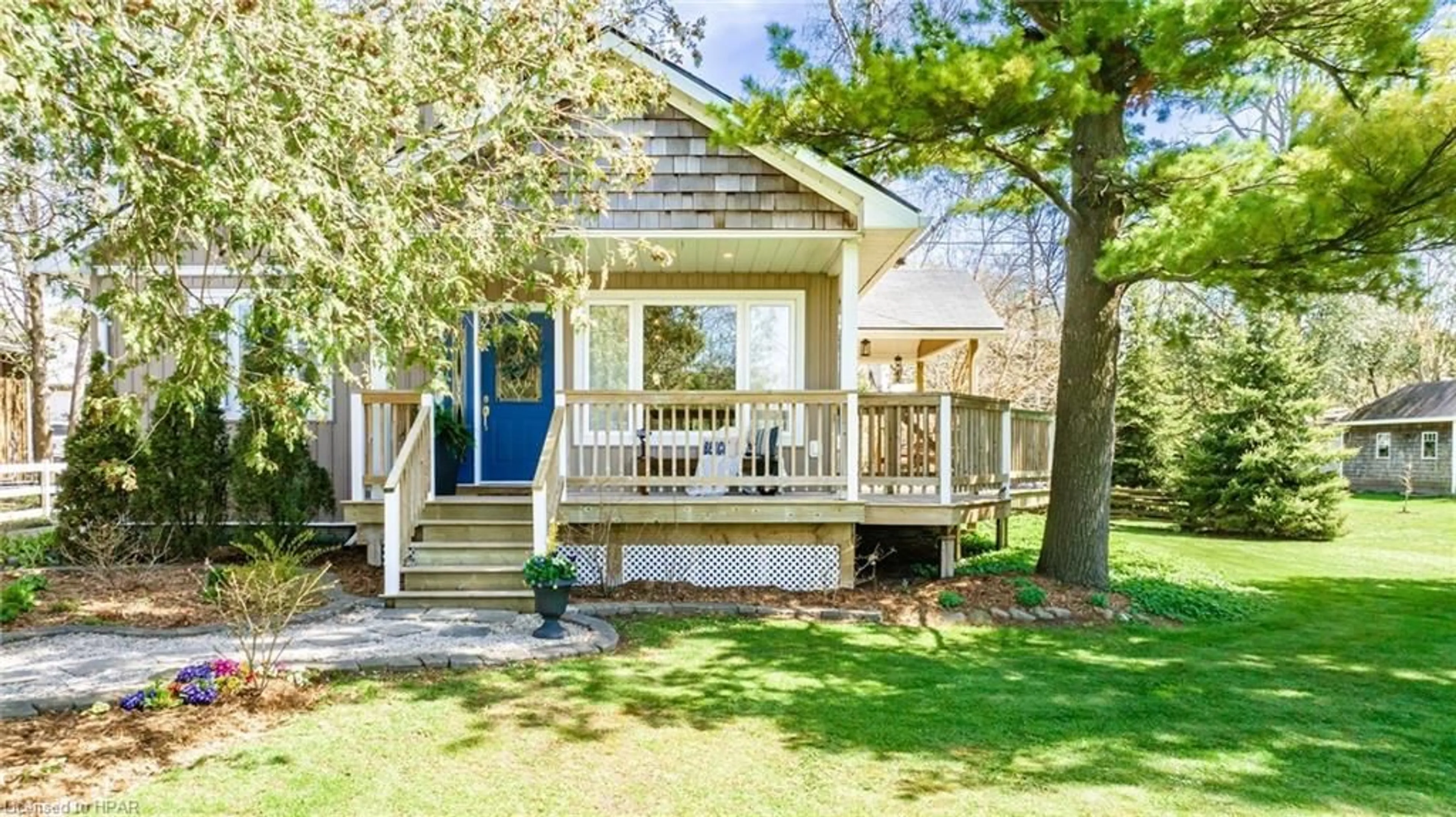 Cottage for 20 Charles Street, Bayfield Ontario N0M 1G0