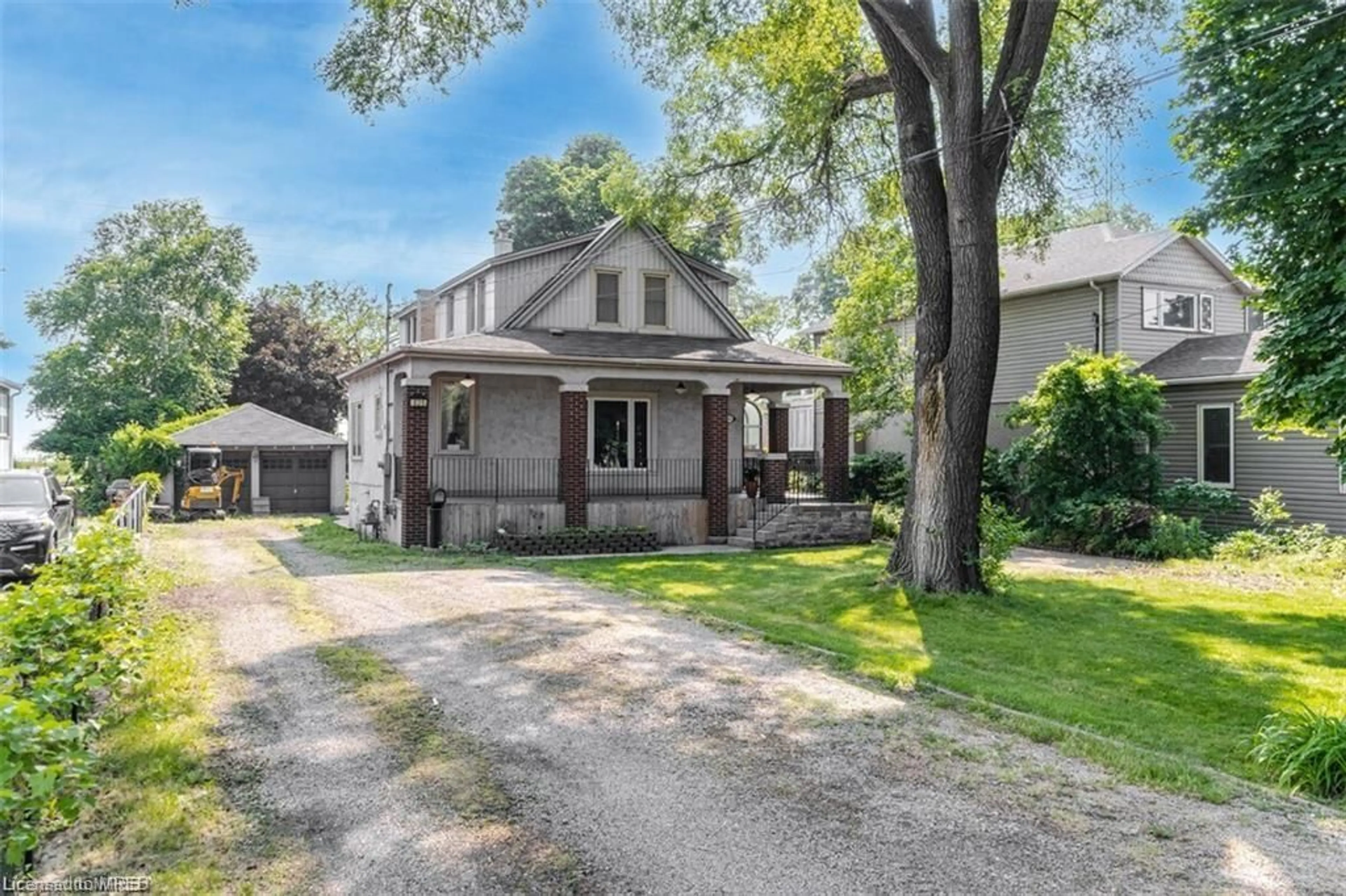 Frontside or backside of a home for 625 Beach Blvd, Hamilton Ontario L8H 6X8