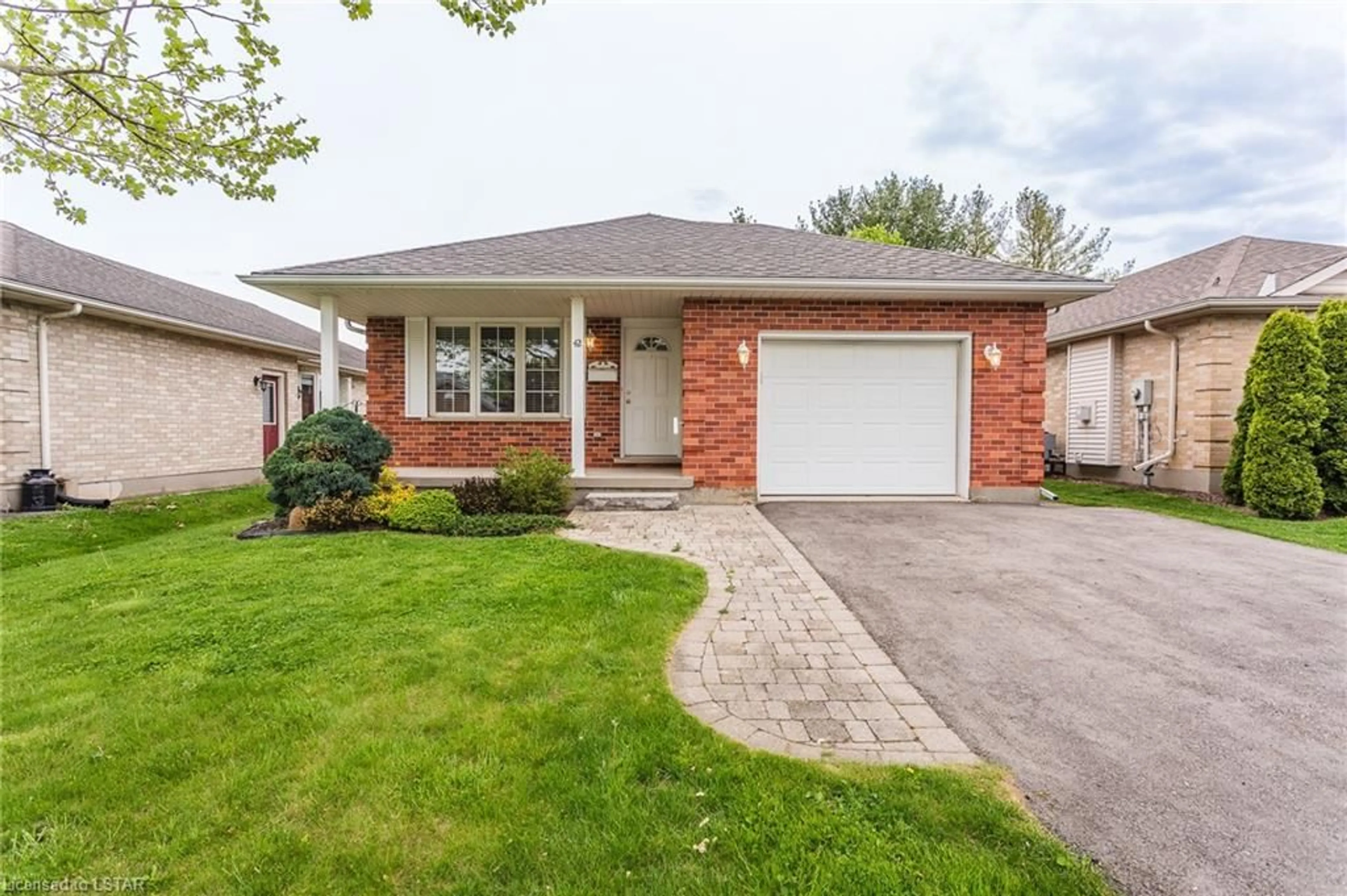 Home with brick exterior material for 42 Ponsford Pl, St. Thomas Ontario N5P 4J2