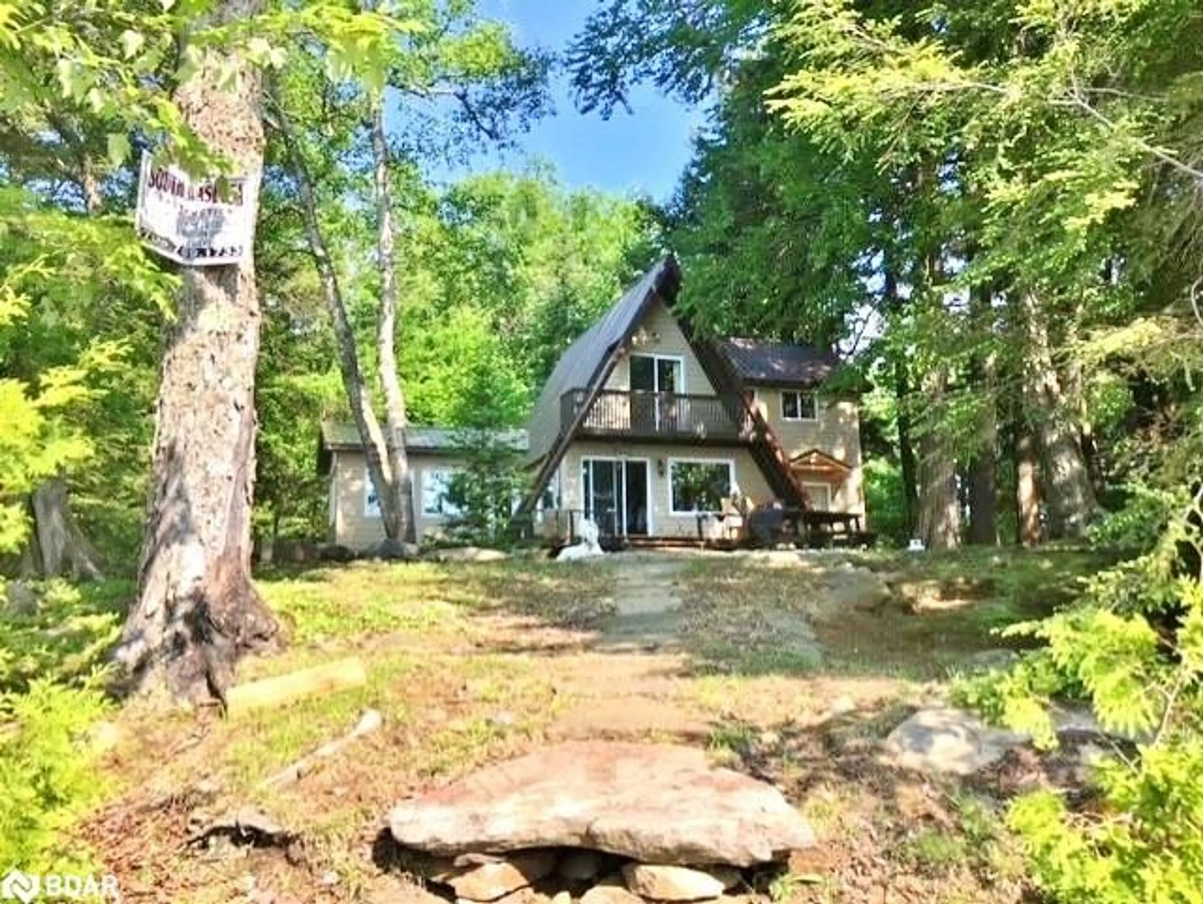 Cottage for 14 Island A Camp Lk Island, Lake Of Bays Ontario P1H 2J6