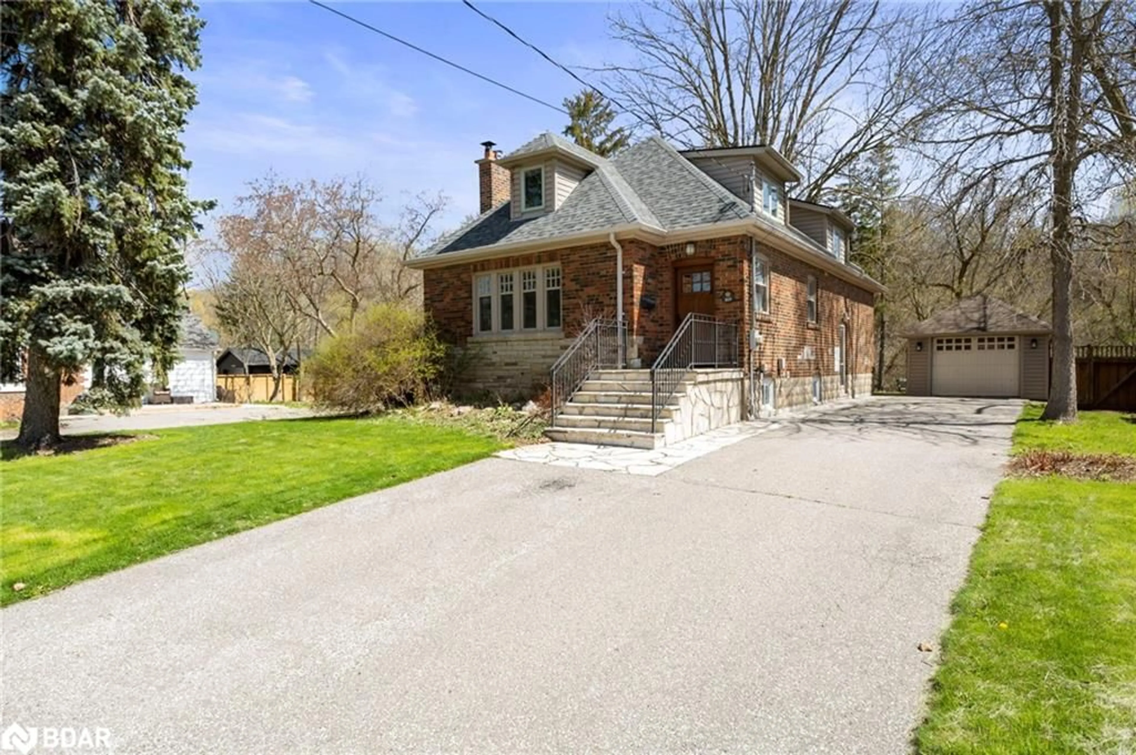Frontside or backside of a home for 169 Clarence St, Vaughan Ontario L4L 1L4
