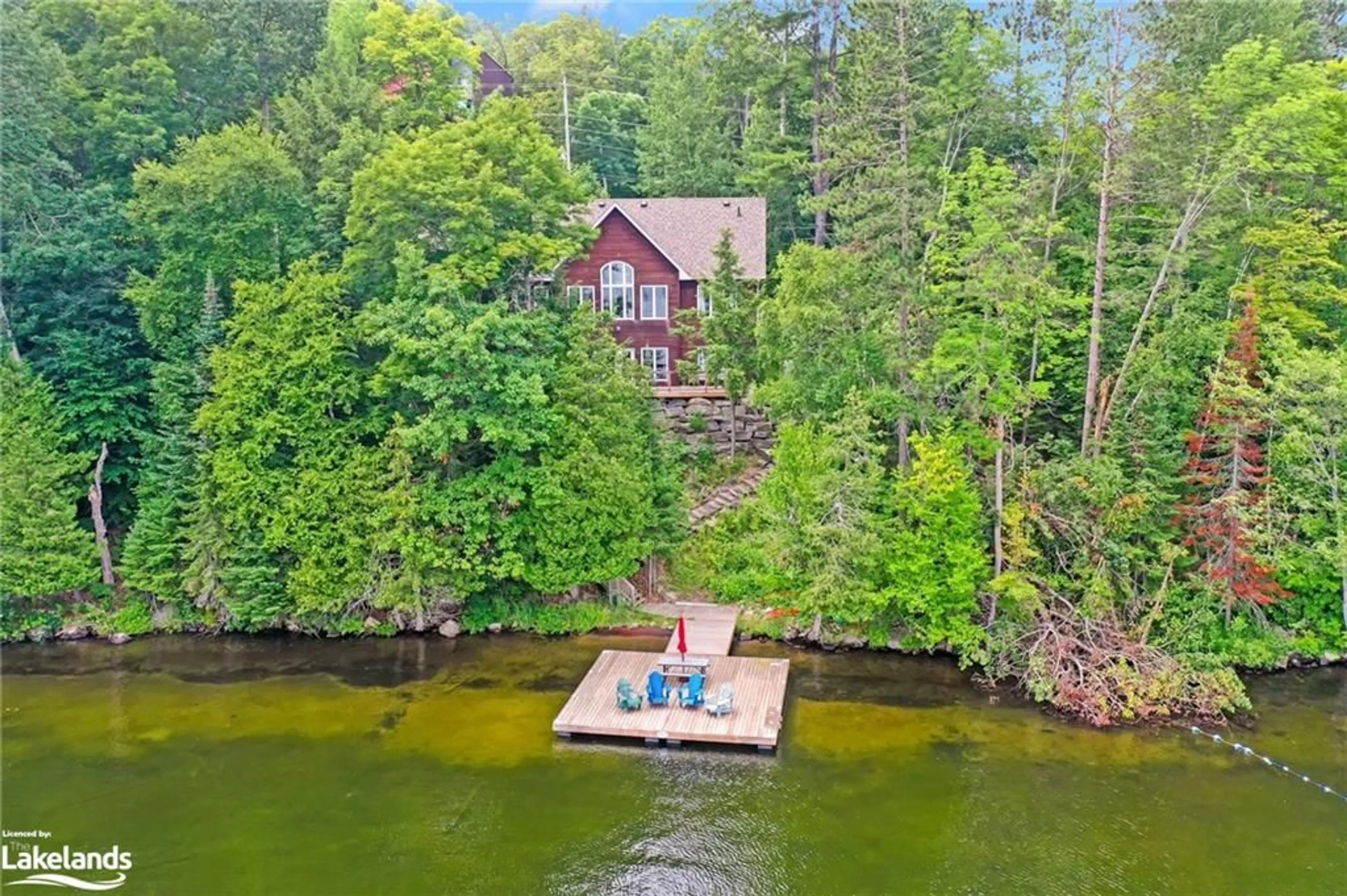 Cottage for 23 Ski Club Rd, Huntsville Ontario P1H 1A9