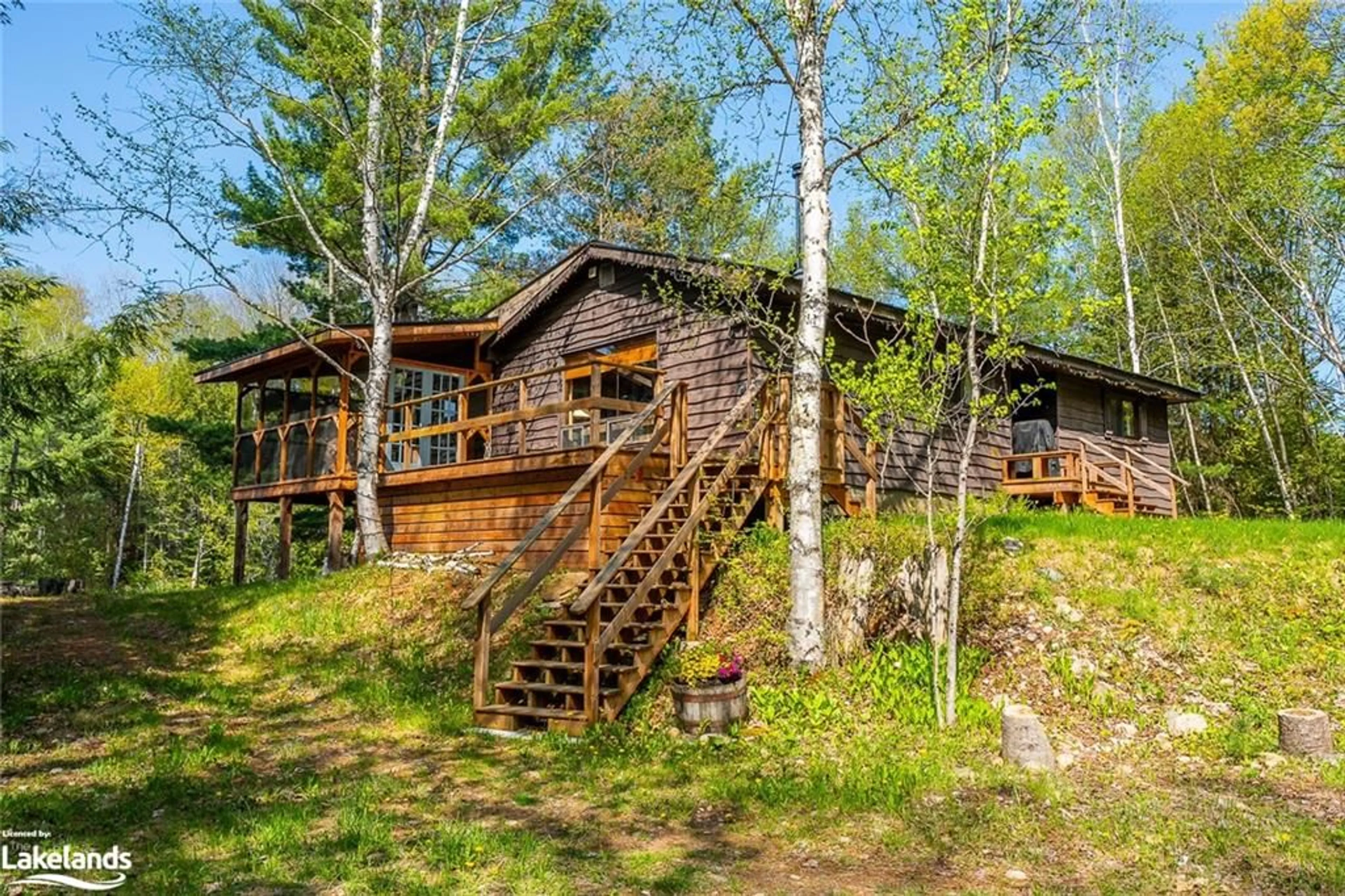 Cottage for 2460 Fred Jones Rd, Haliburton Ontario K0M 1S0