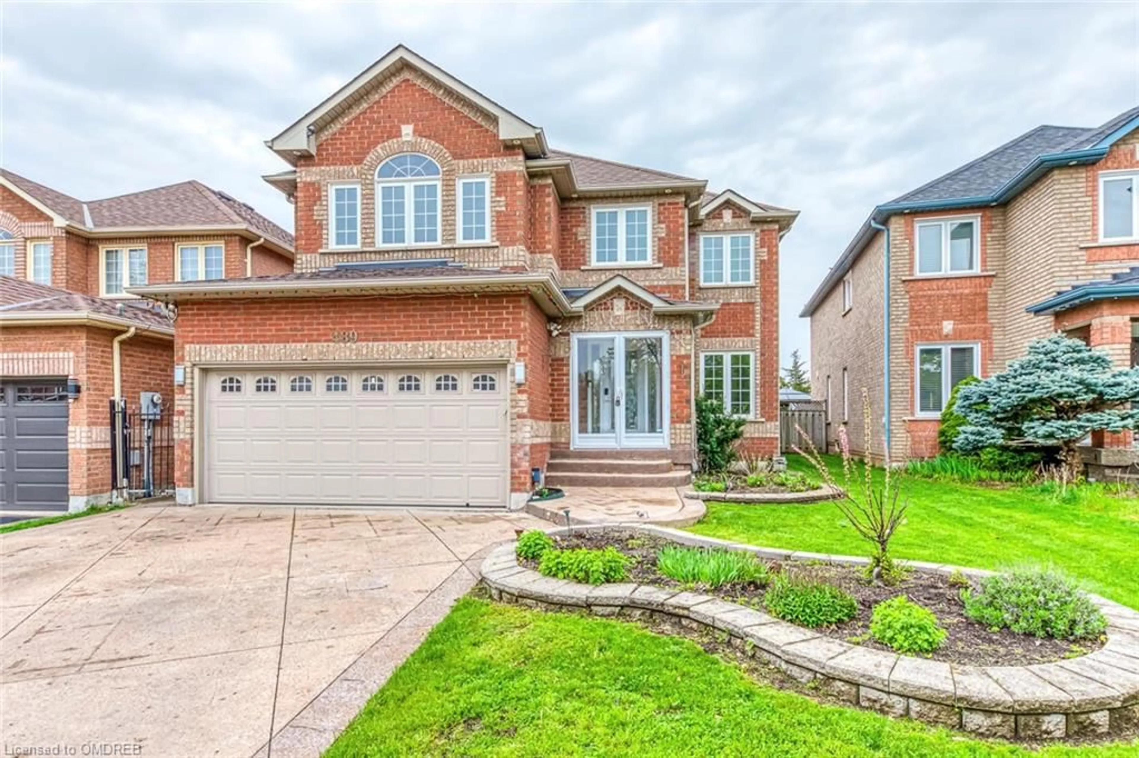 Home with brick exterior material for 489 Winfield Terr, Mississauga Ontario L5R 3V1