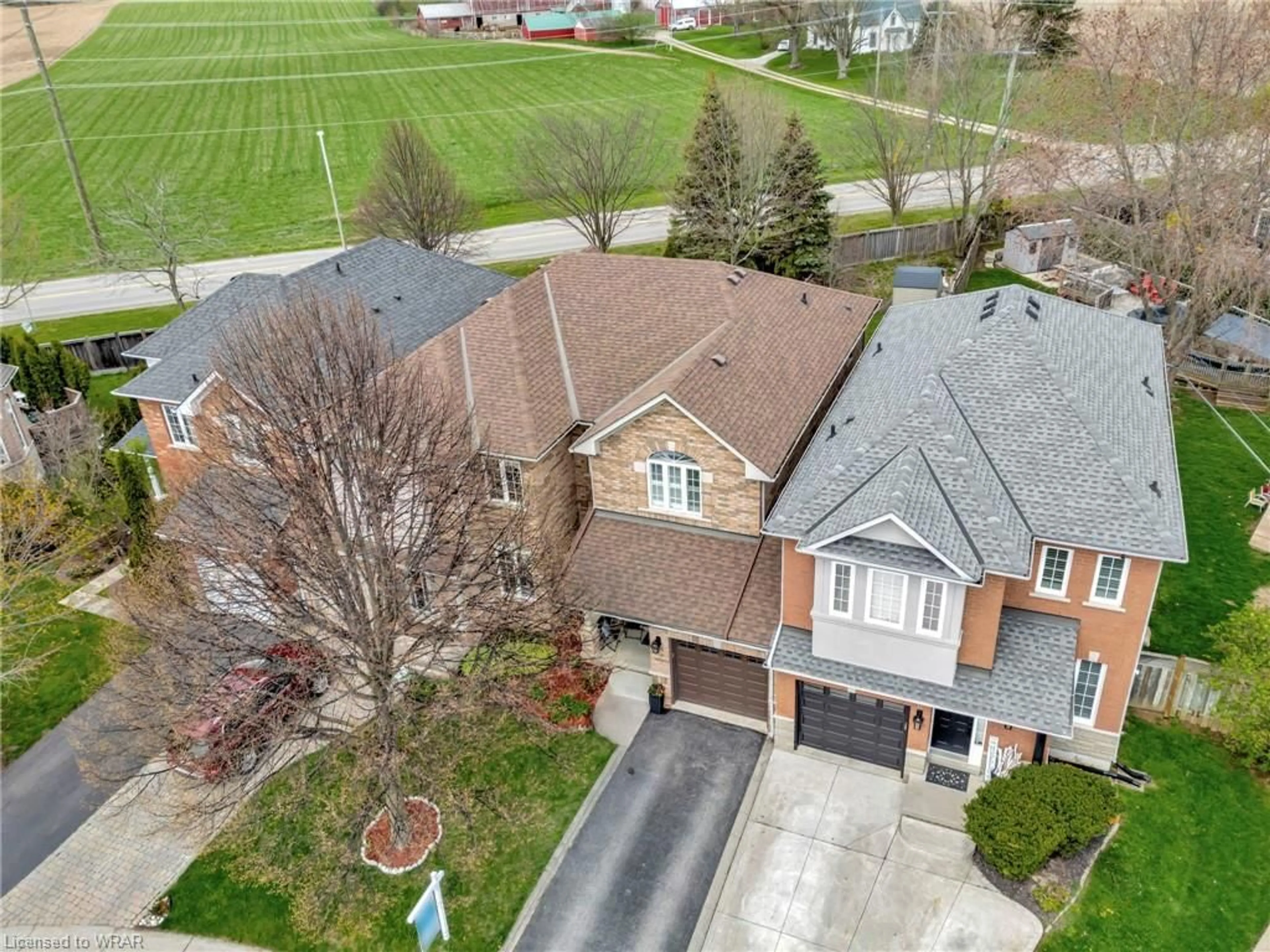 Frontside or backside of a home for 52 Moore Cres, Ancaster Ontario L9G 4Z6