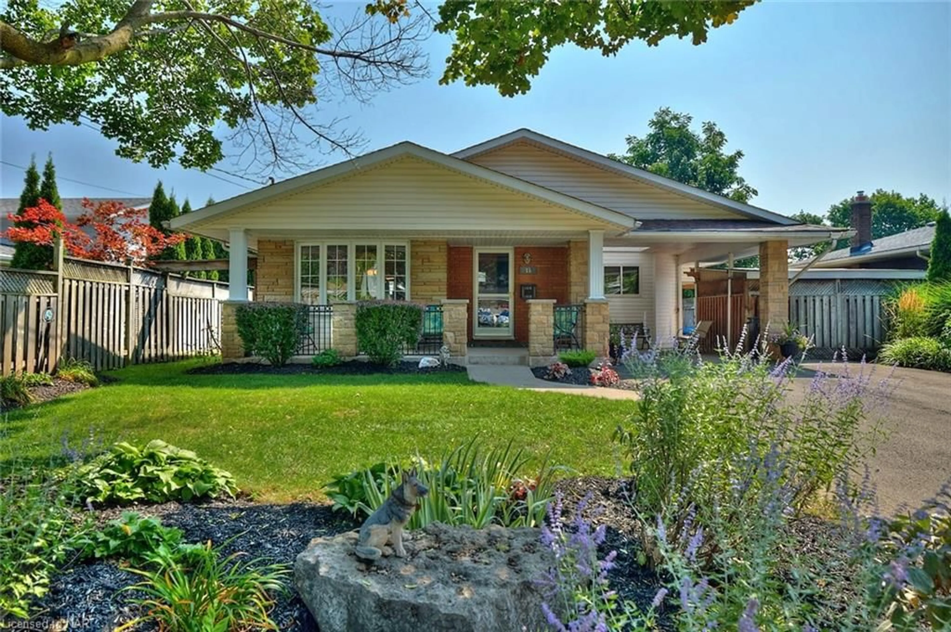 Frontside or backside of a home for 15 Highcourt Cres, St. Catharines Ontario L2M 3M5