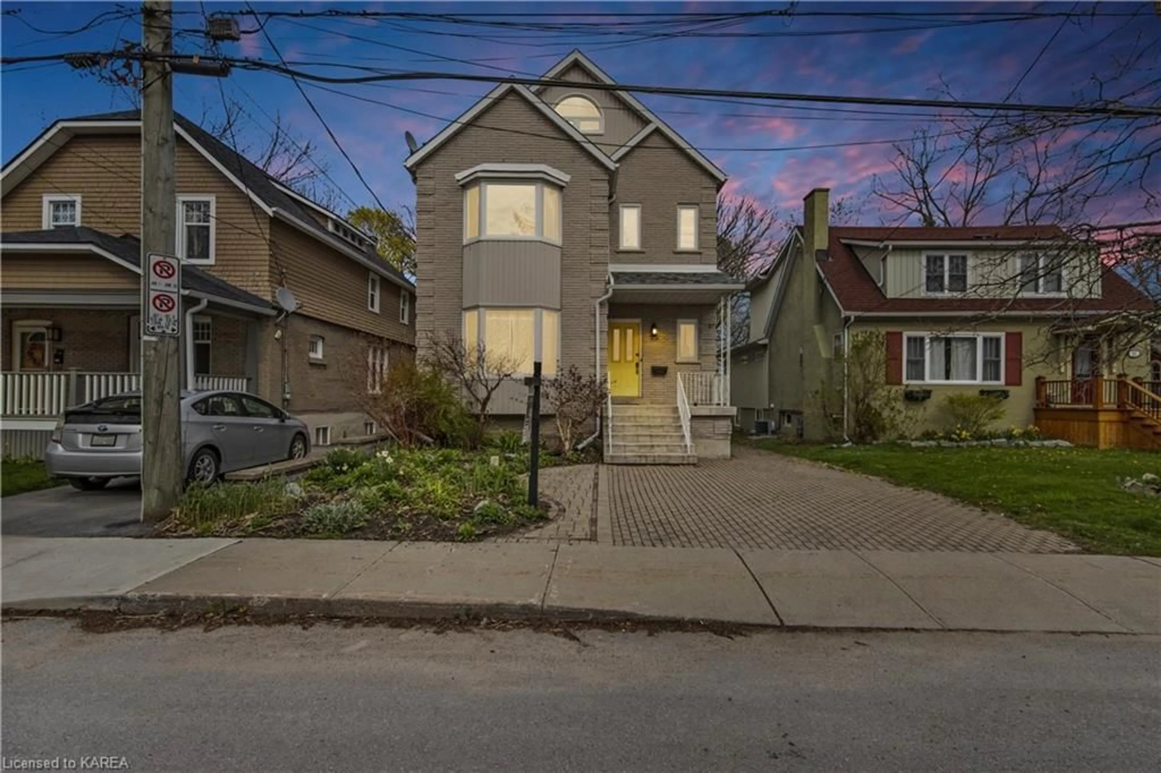 Frontside or backside of a home for 25 Livingston Ave, Kingston Ontario K7L 4L1