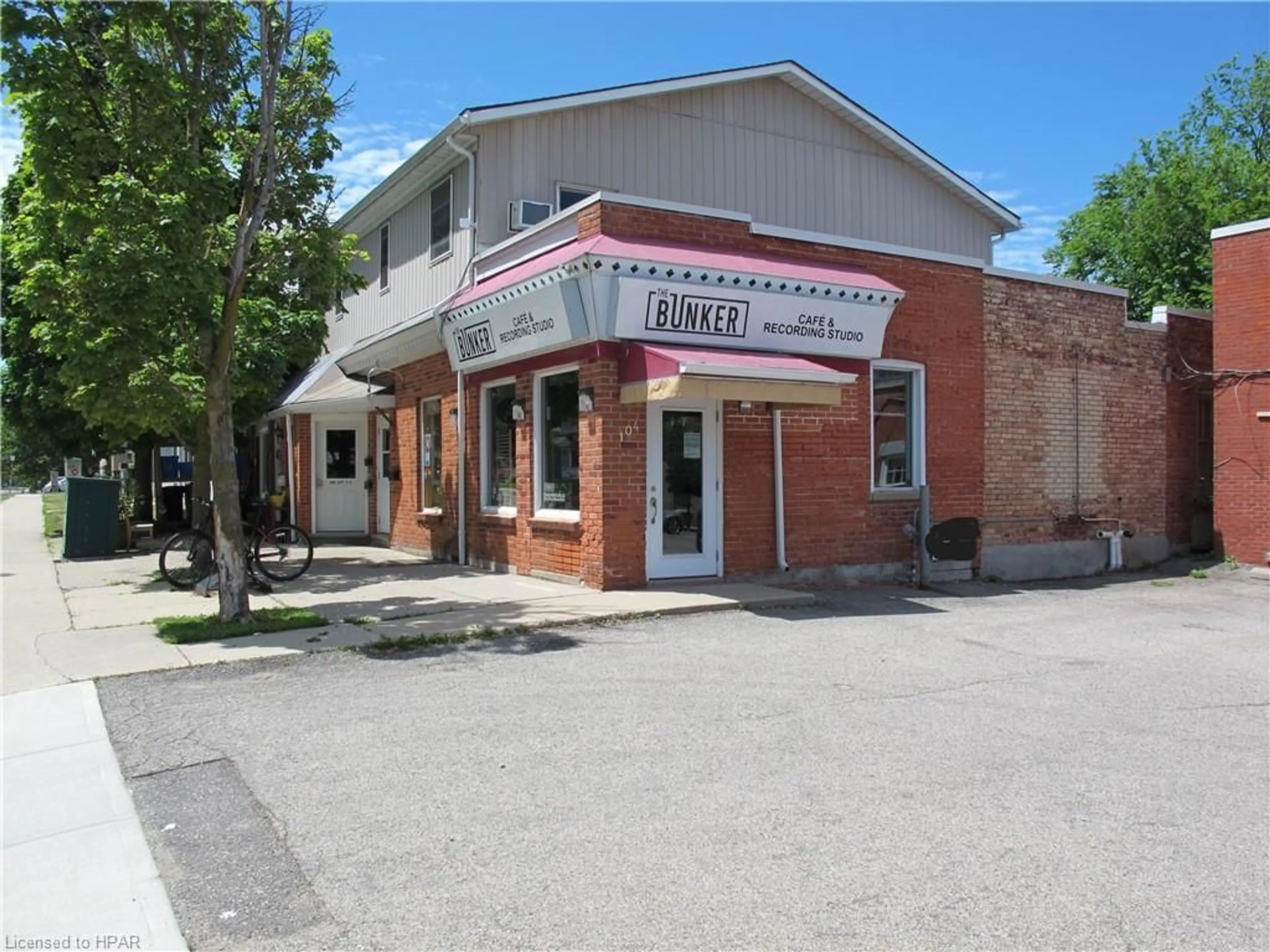Outside view for 108,106,104 Wellington St, Stratford Ontario N5A 2L5