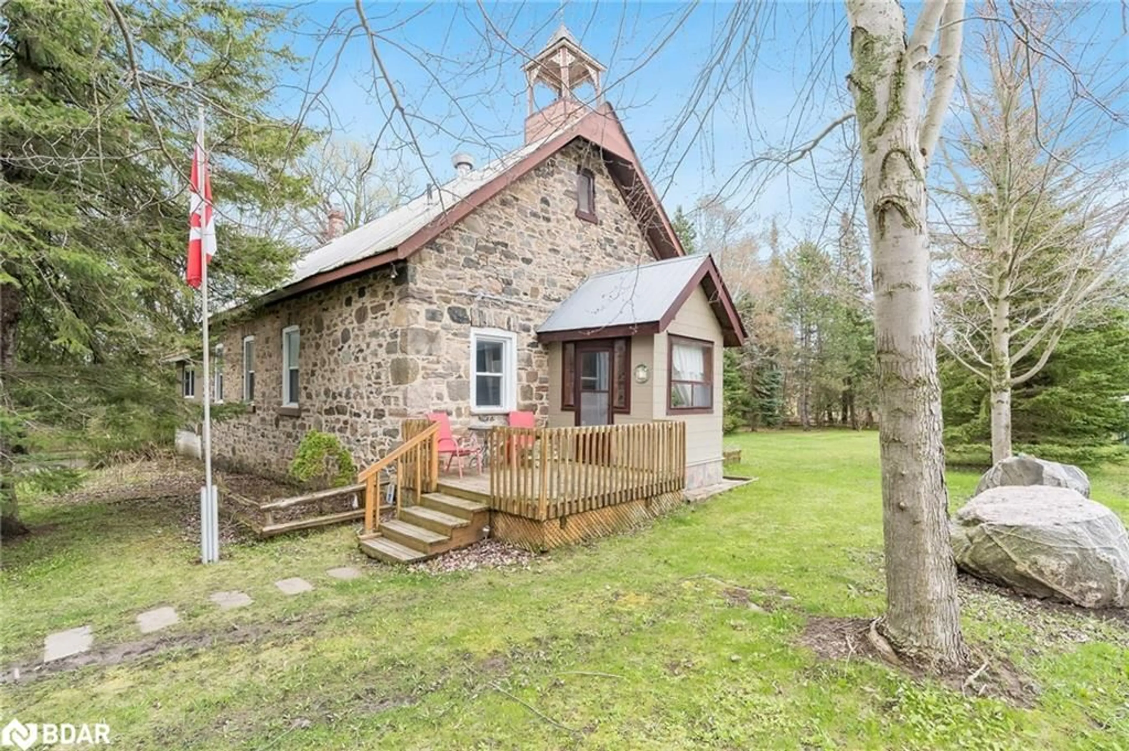 Cottage for 1497 7th Line, Innisfil Ontario L9S 4G3