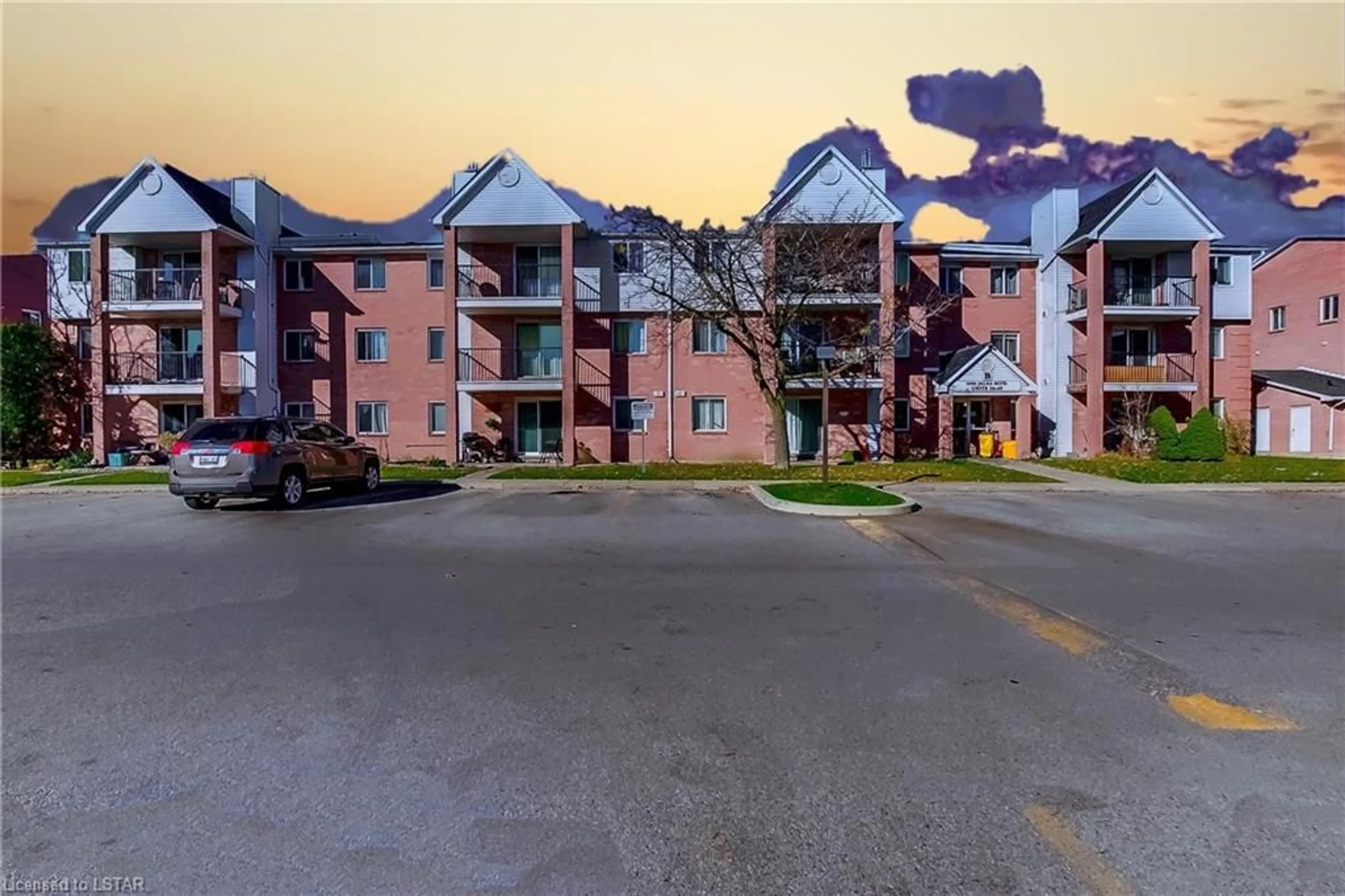 A pic from exterior of the house or condo for 1096 Jalna Blvd #45, London Ontario N6E 3B8