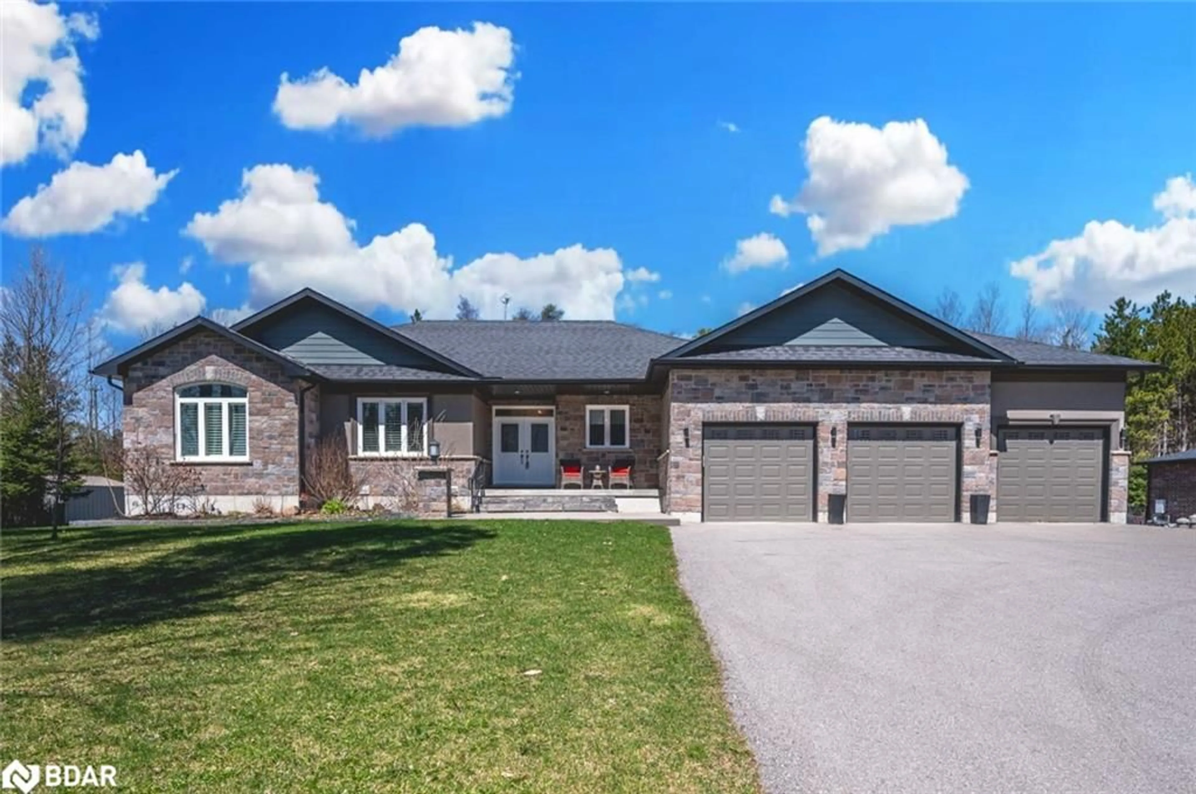 Frontside or backside of a home for 27 Houben Cres, Oro-Medonte Ontario L0L 1T0