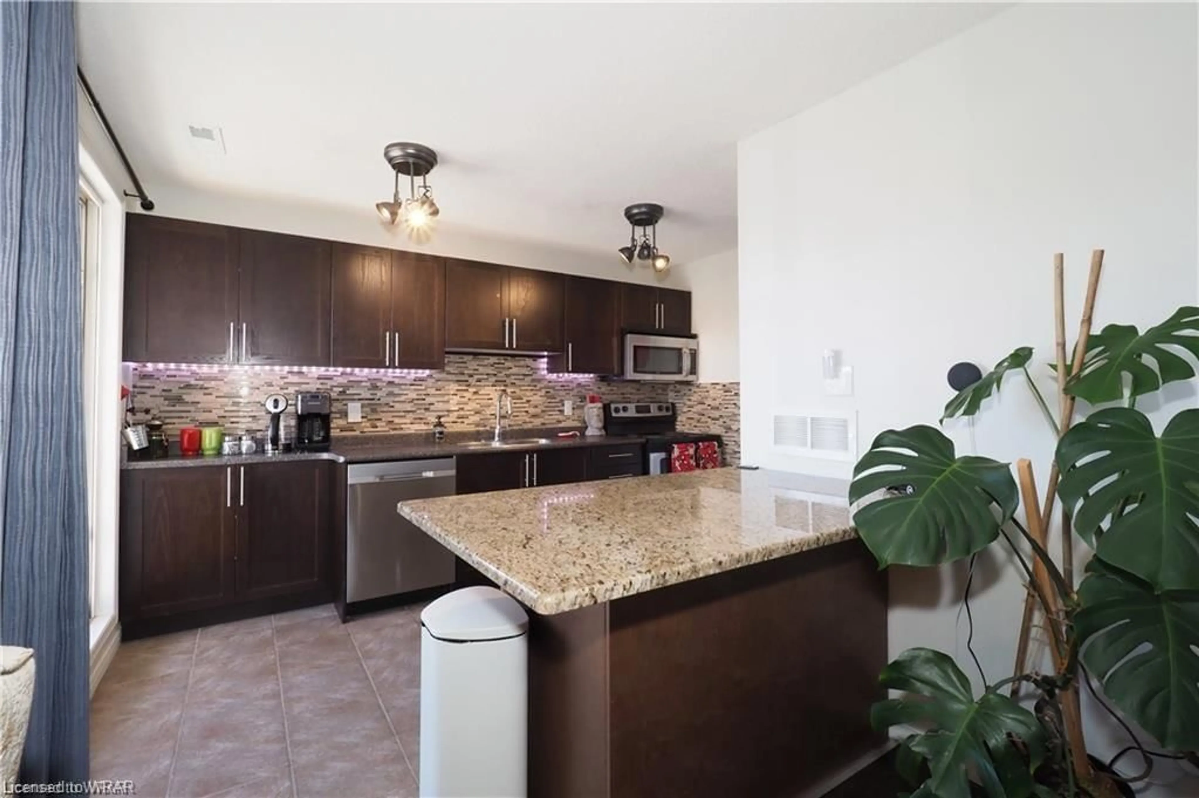 Contemporary kitchen for 950 Highland Rd #15, Kitchener Ontario N2N 0A5