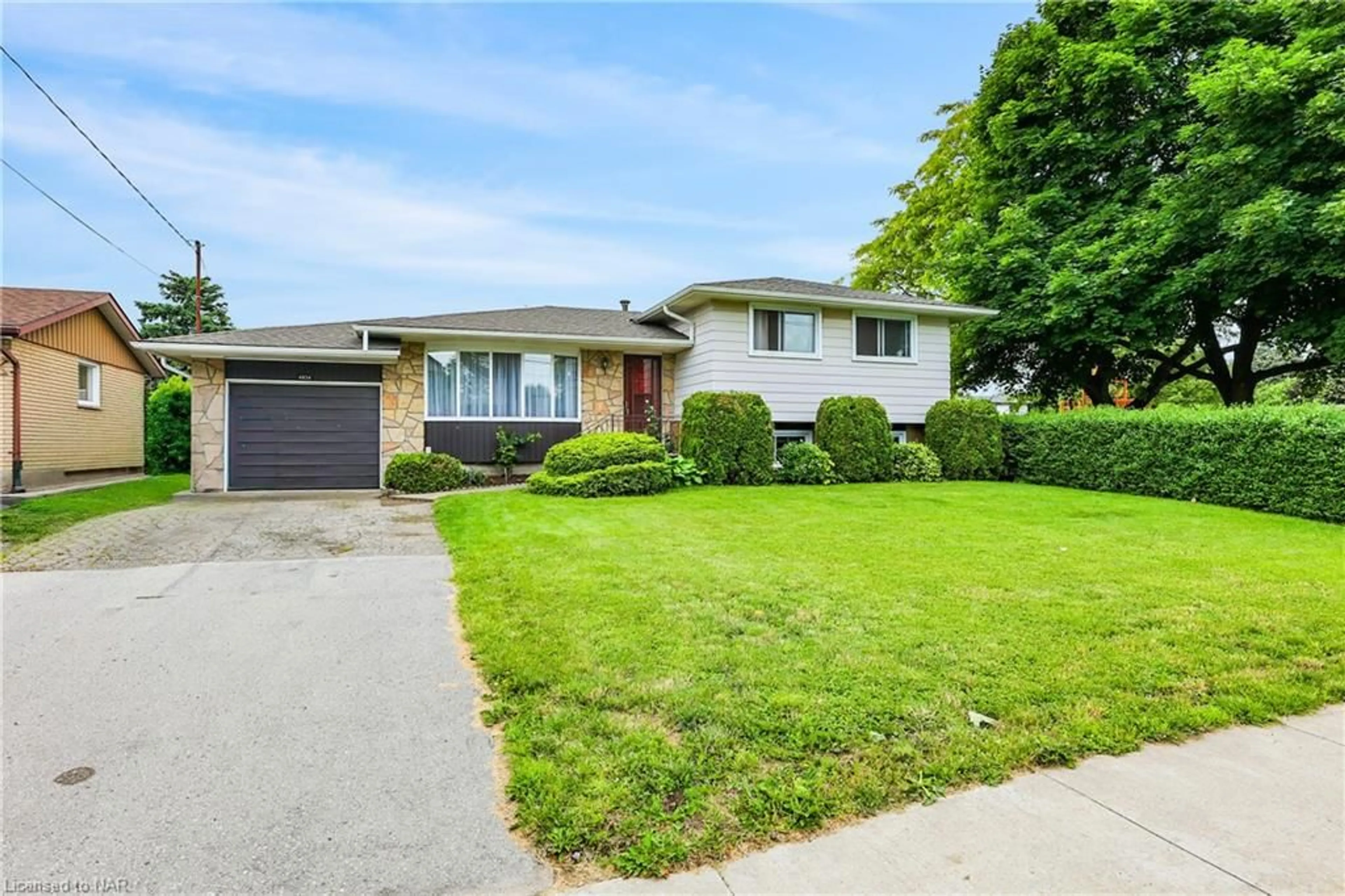 Frontside or backside of a home for 4934 Drake Ave, Beamsville Ontario L0R 1B5