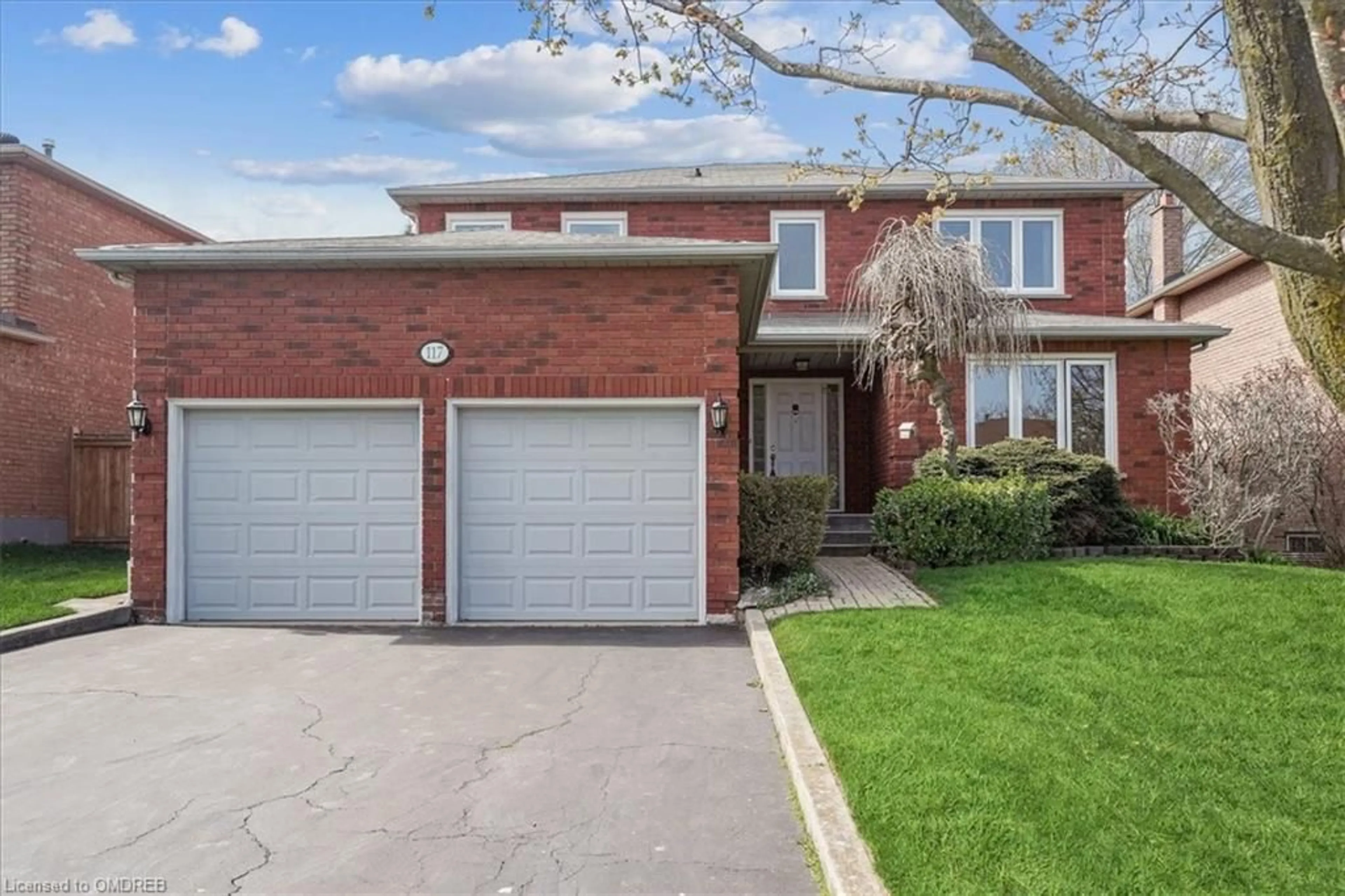 Home with brick exterior material for 117 Warner Dr, Oakville Ontario L6L 6G7