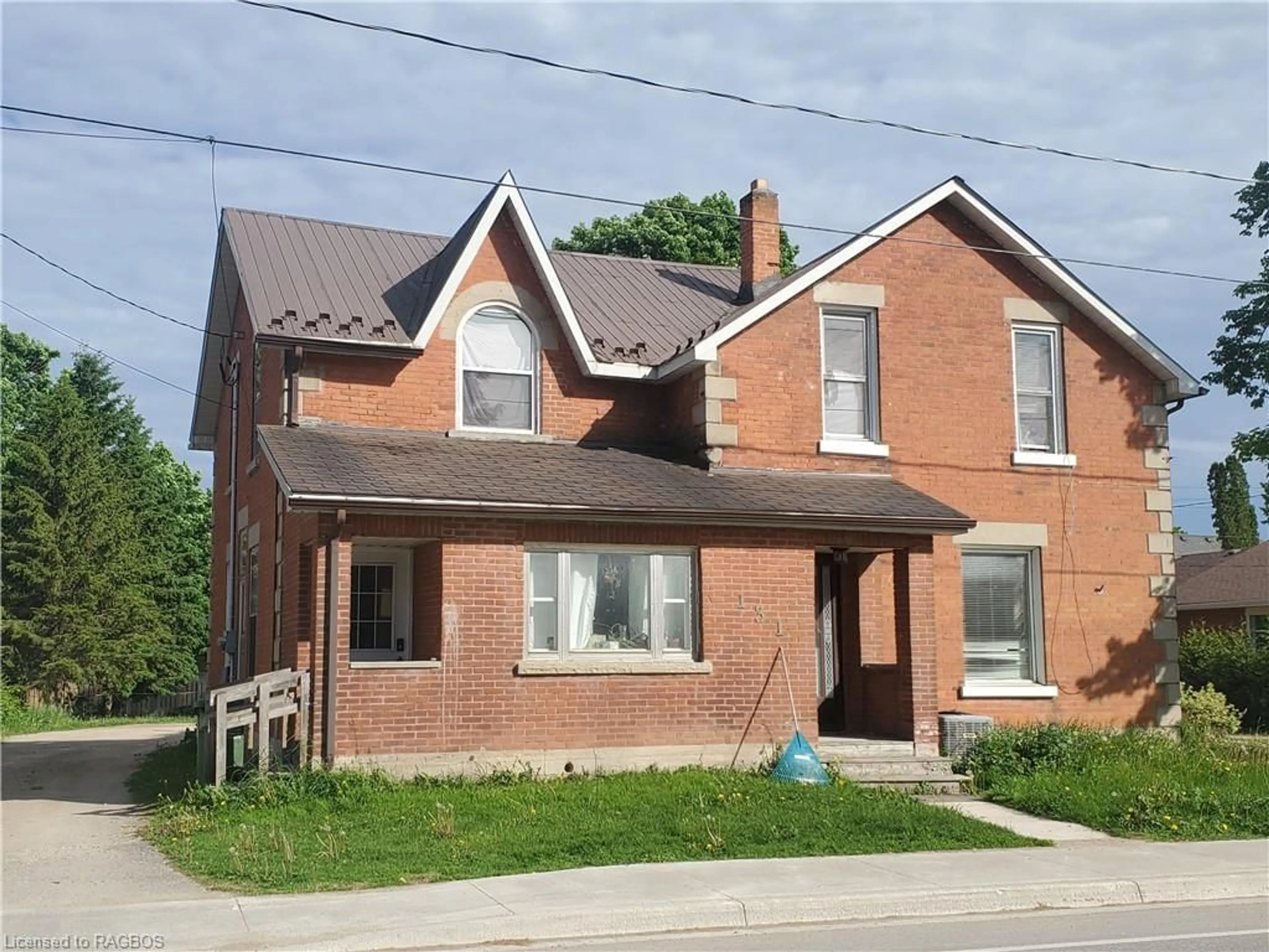 Home with brick exterior material for 131 Main St, Southgate Ontario N0C 1B0