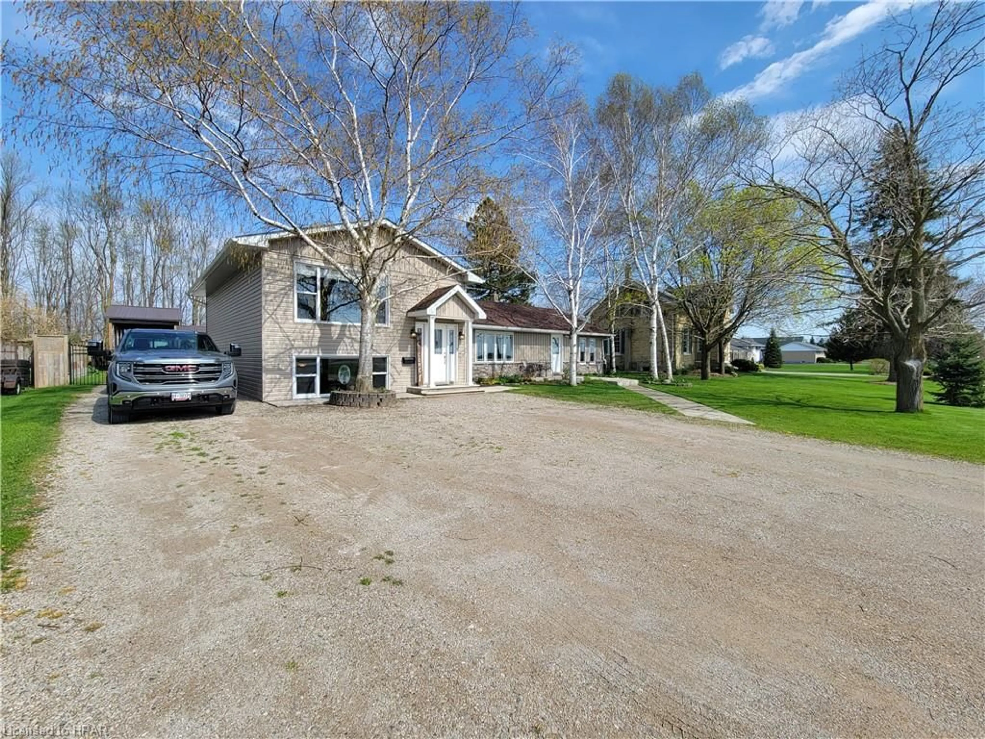 Frontside or backside of a home for 70624 London Rd, South Huron Ontario N0M 1S1