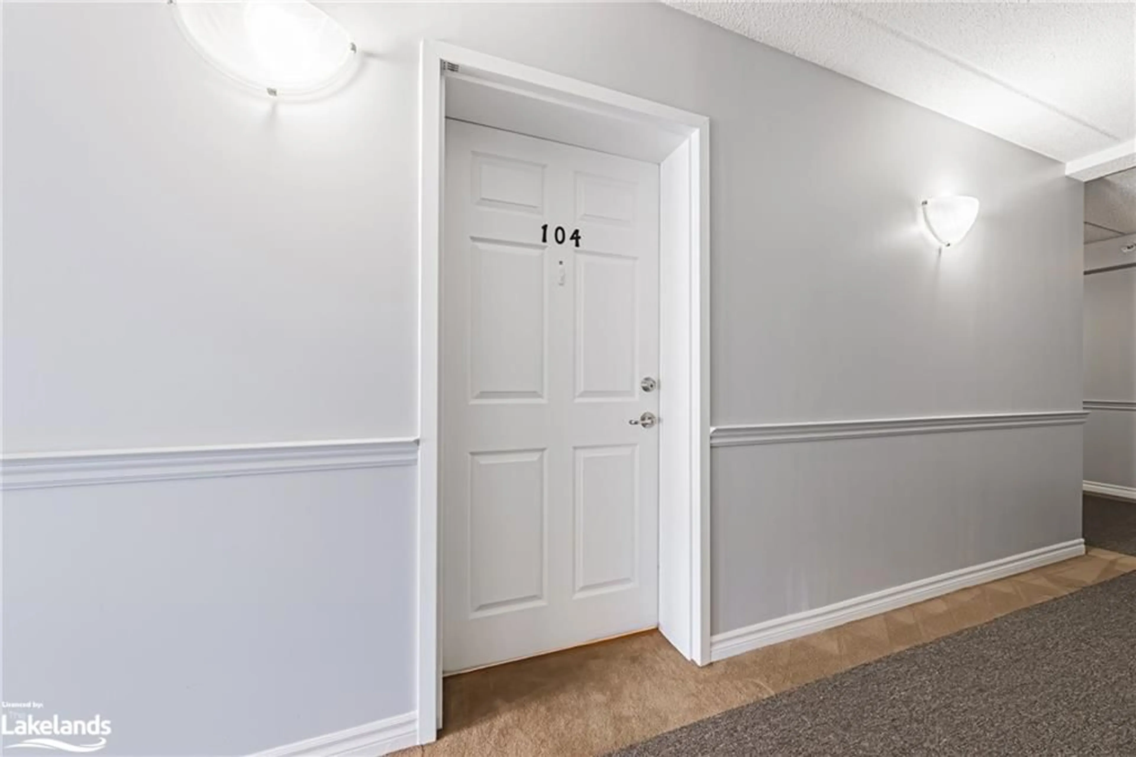 Indoor entryway for 1360 Main St #104, Milton Ontario L9T 7S5