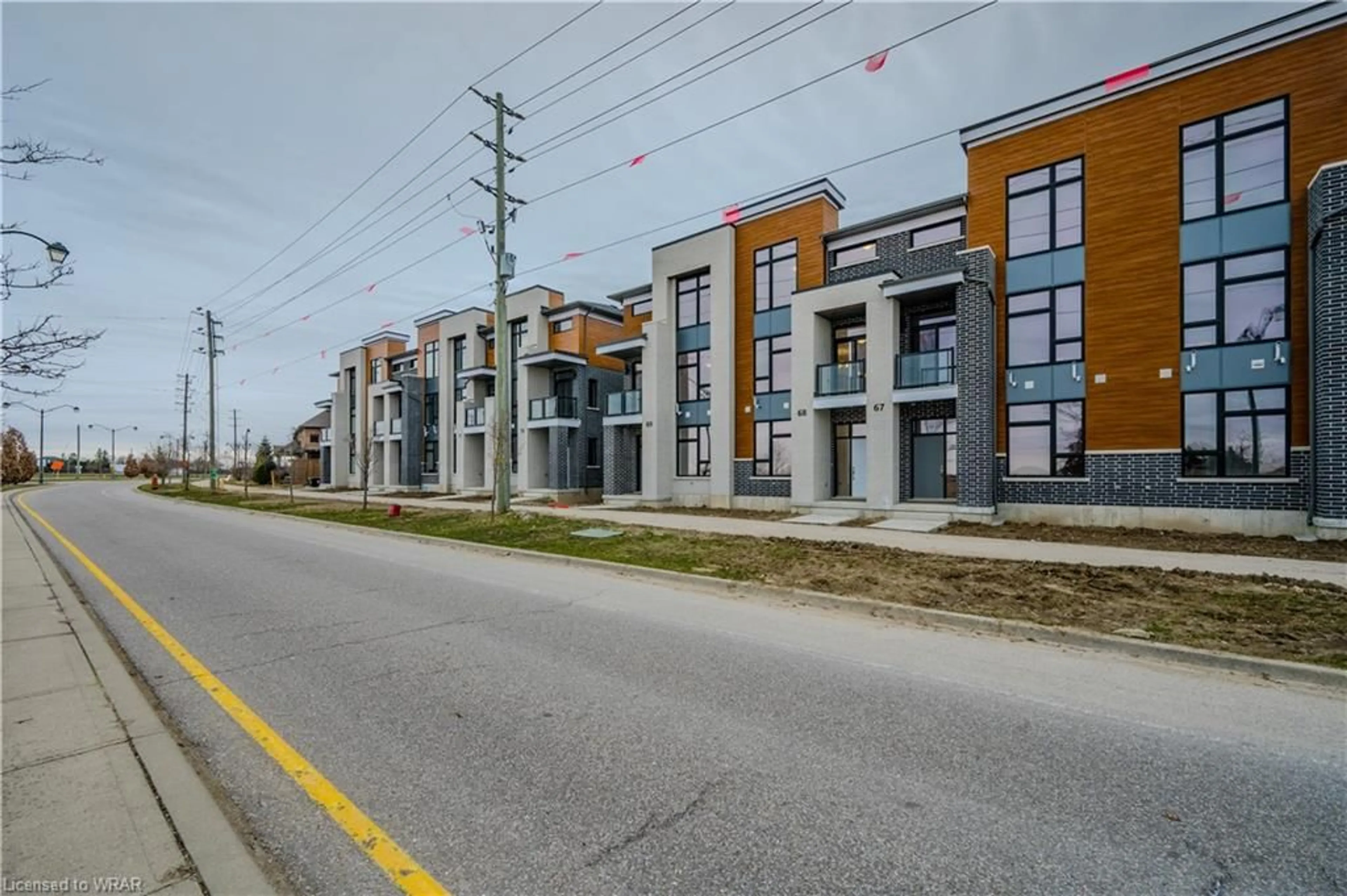 A pic from exterior of the house or condo, the street view for 271 Grey Silo Rd #68, Waterloo Ontario N2K 0E9