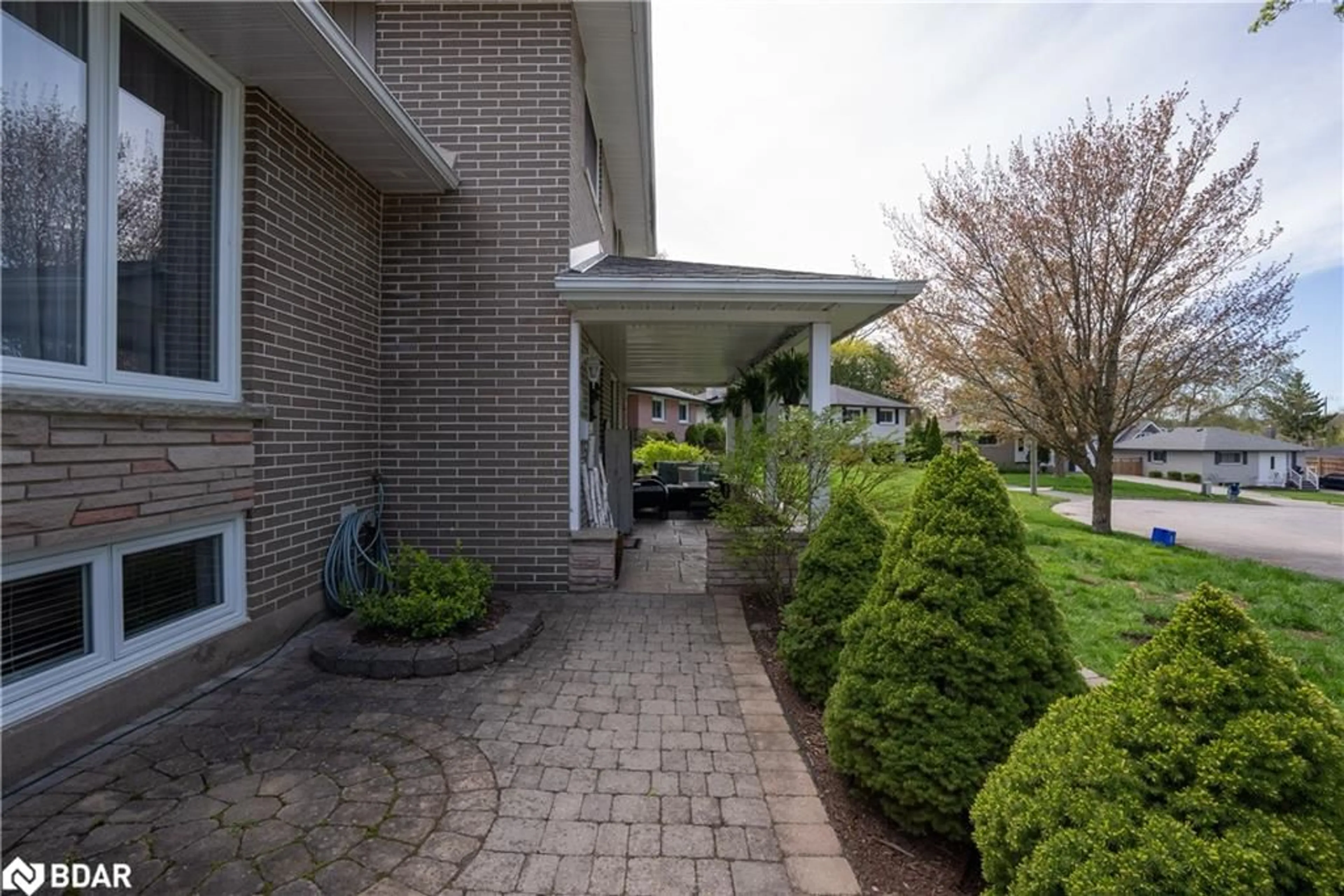 Patio for 15 Pratt Rd, Barrie Ontario L4M 2K9