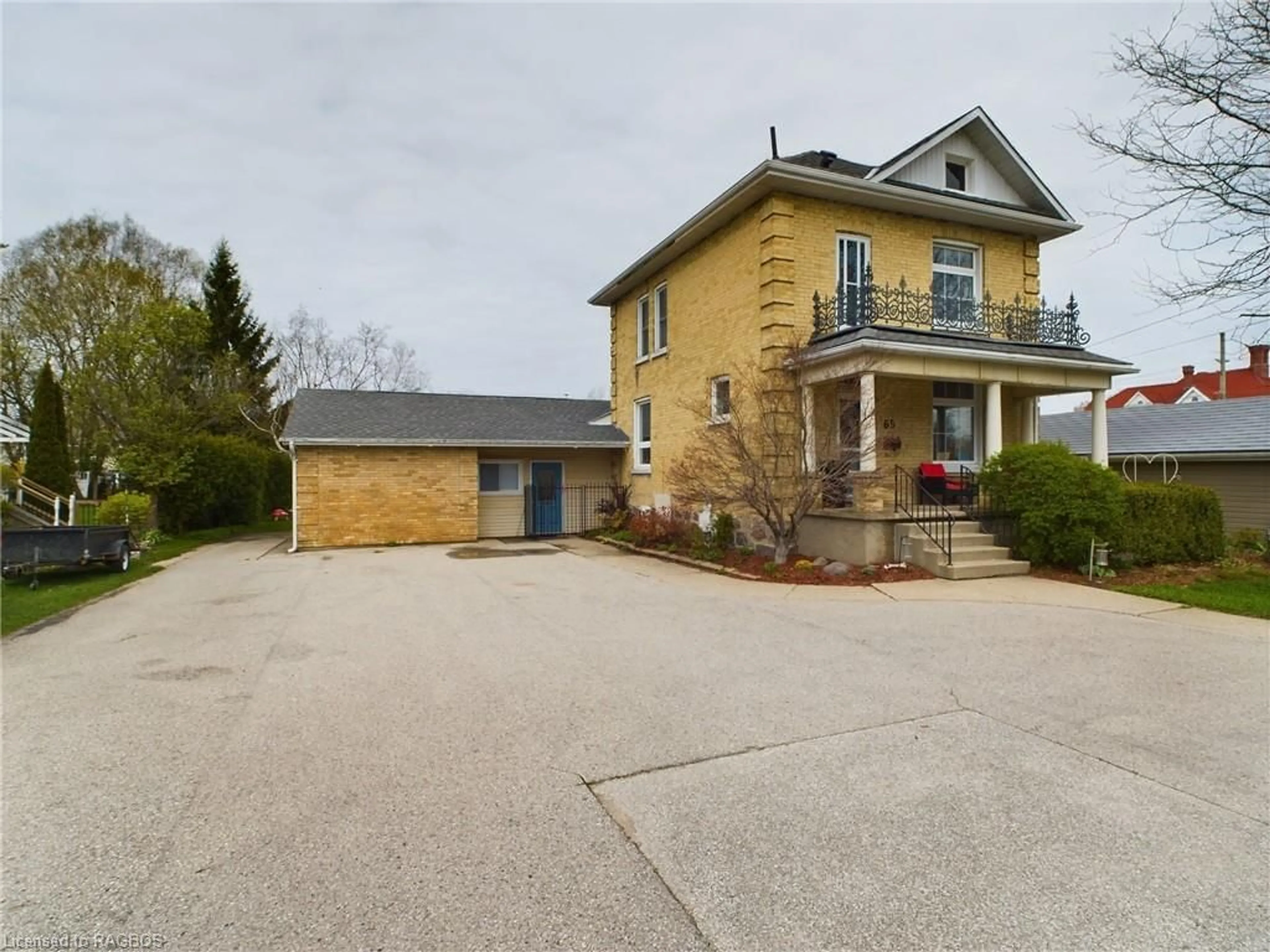 Frontside or backside of a home for 65 Albert St, Southampton Ontario N0H 2L0