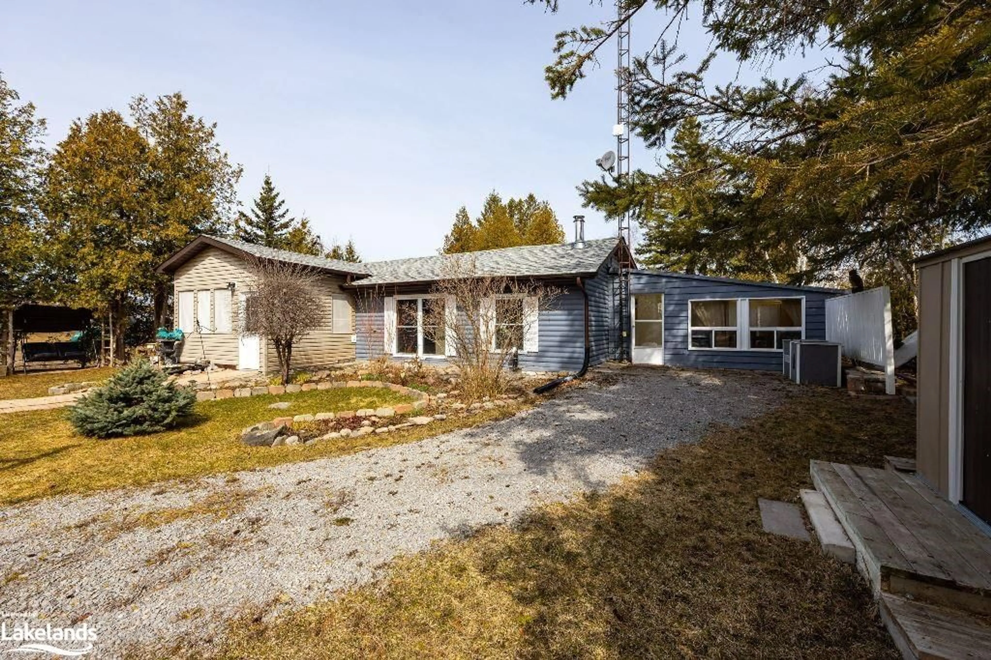 Outside view for 220 Mcguire Beach Rd, Kirkfield Ontario K0M 2B0