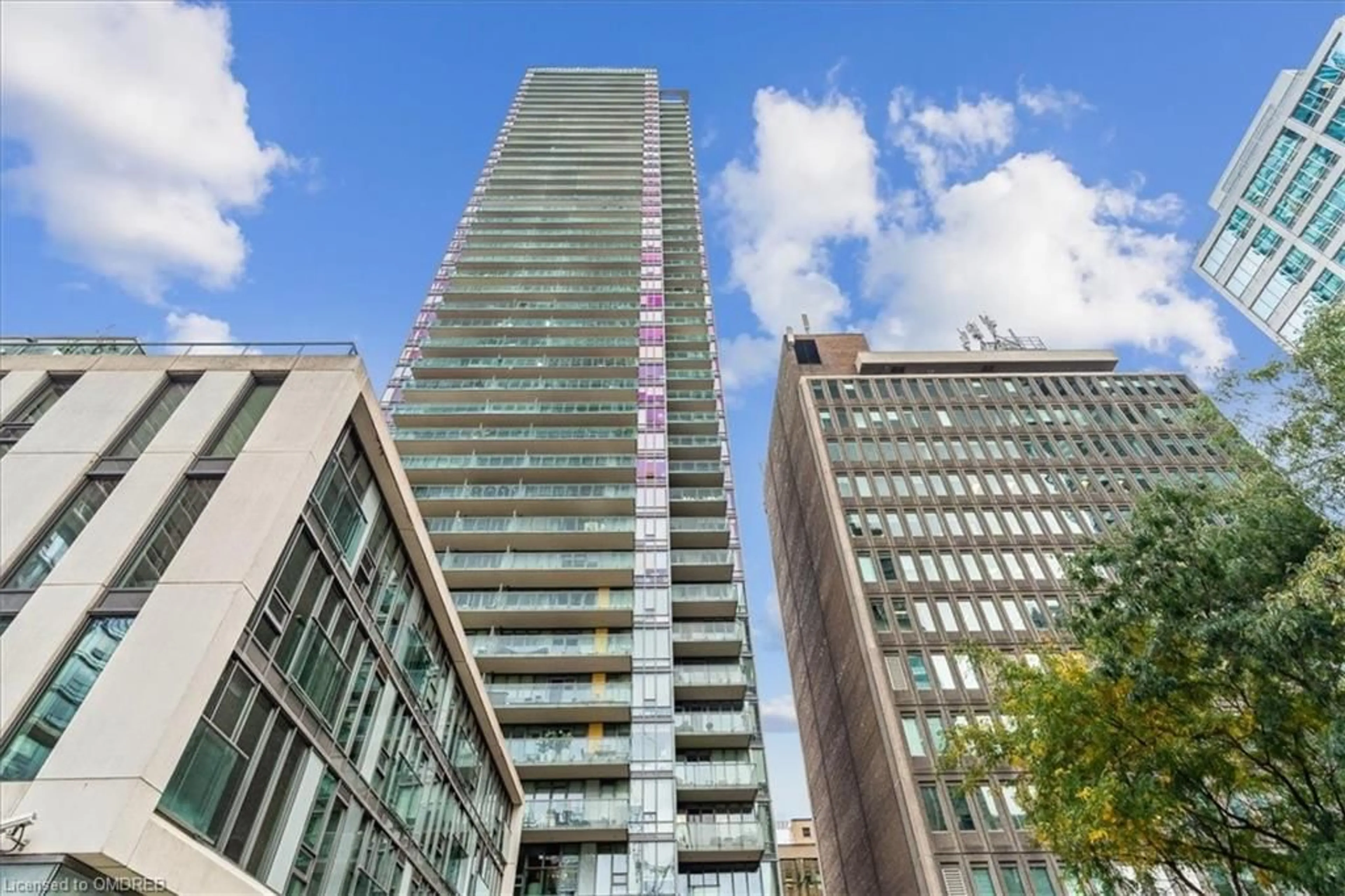 A pic from exterior of the house or condo for 33 Lombard St #4102, Toronto Ontario M5C 3H8