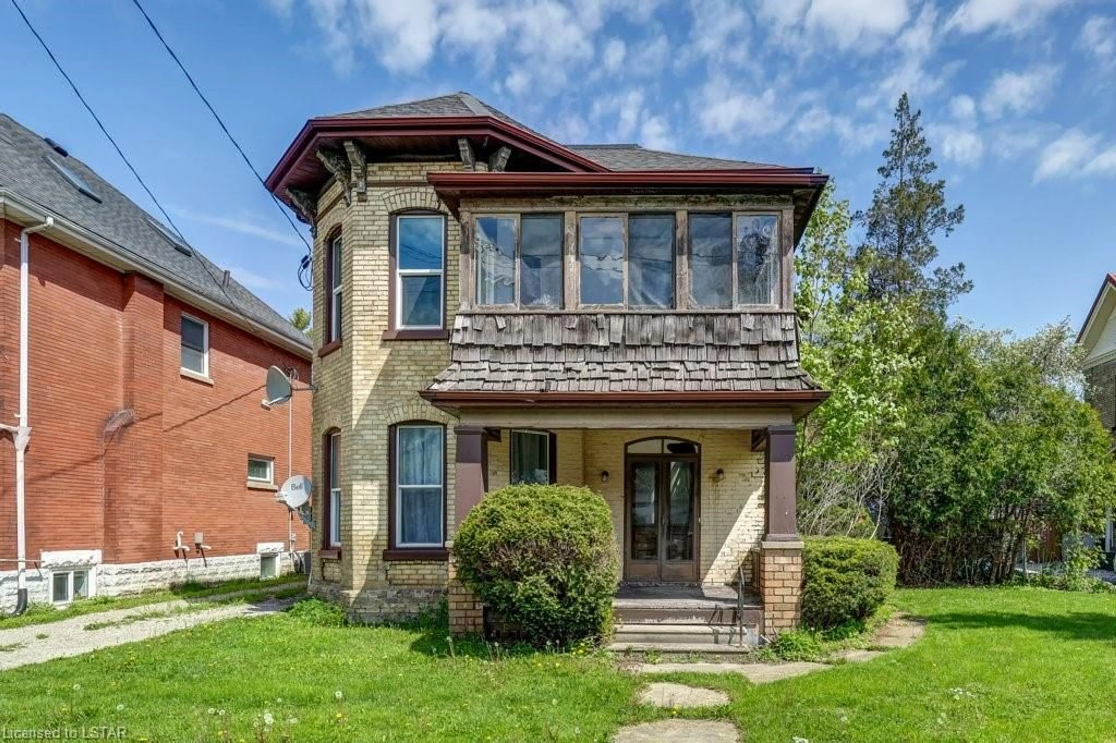 Frontside or backside of a home for 95 Wellington St, St. Thomas Ontario N5R 2R3