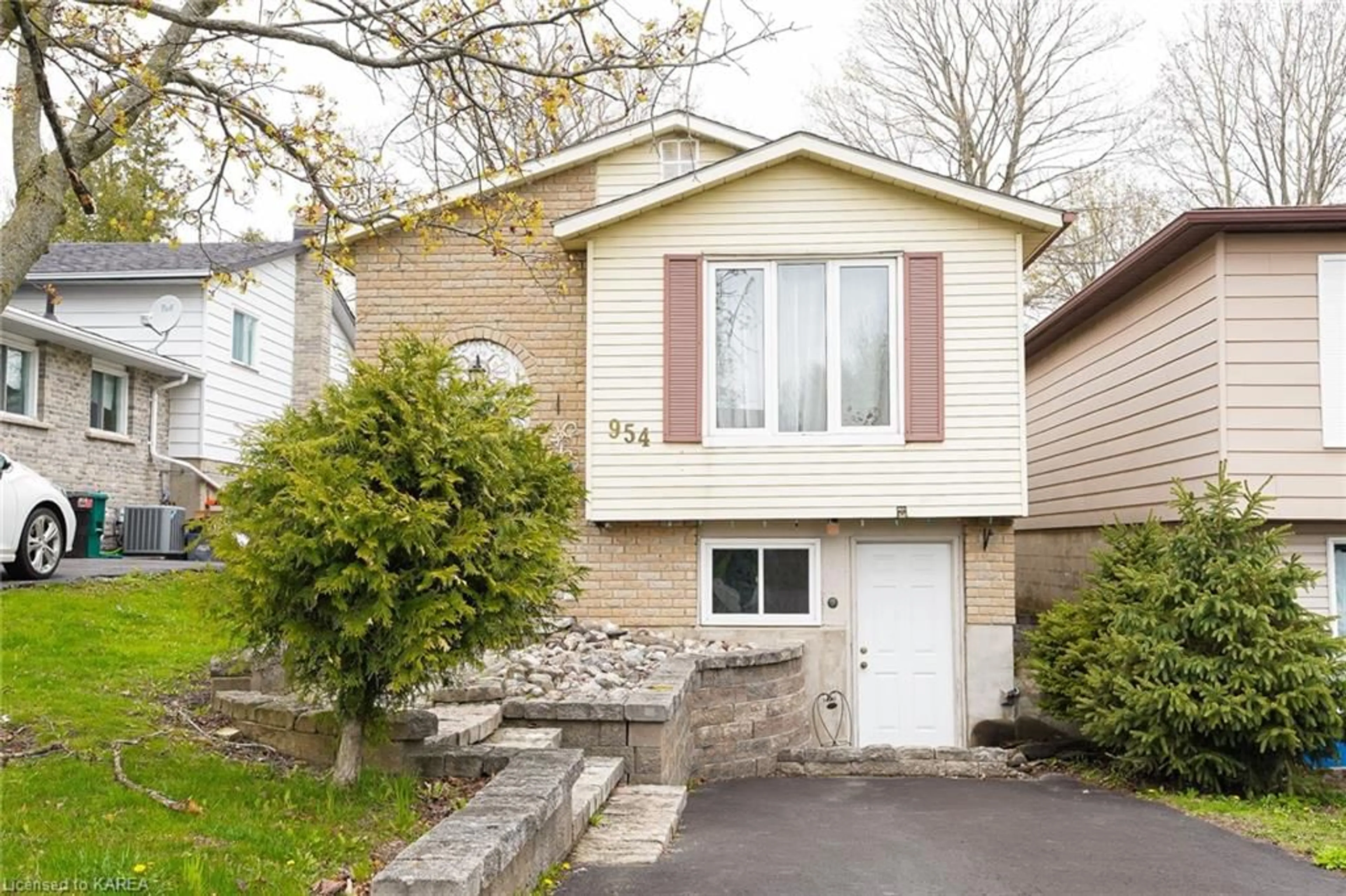 Frontside or backside of a home for 954 Old Colony Rd, Kingston Ontario K7P 1J7