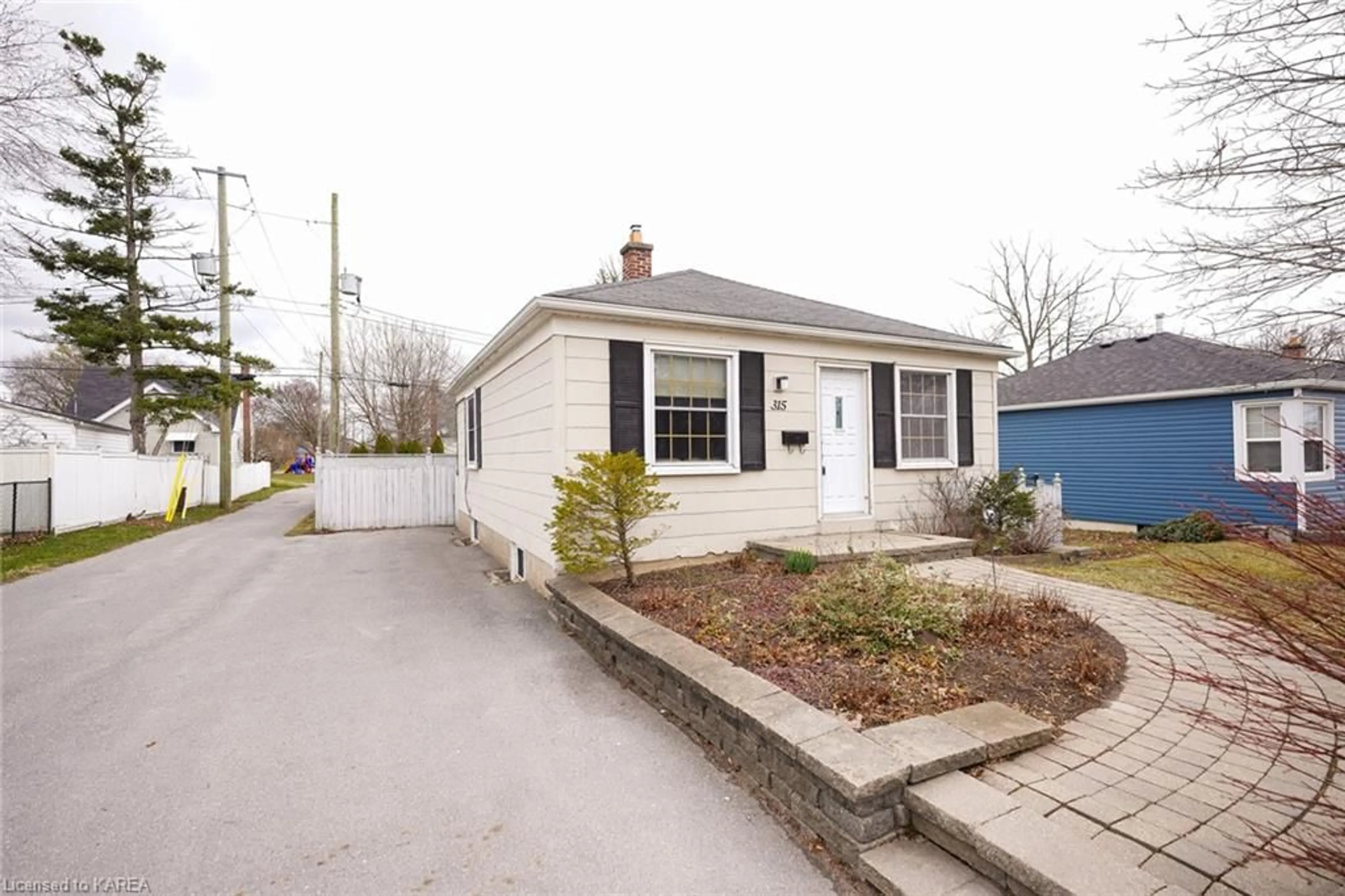 Frontside or backside of a home for 315 Palace Rd, Kingston Ontario K7L 4T4