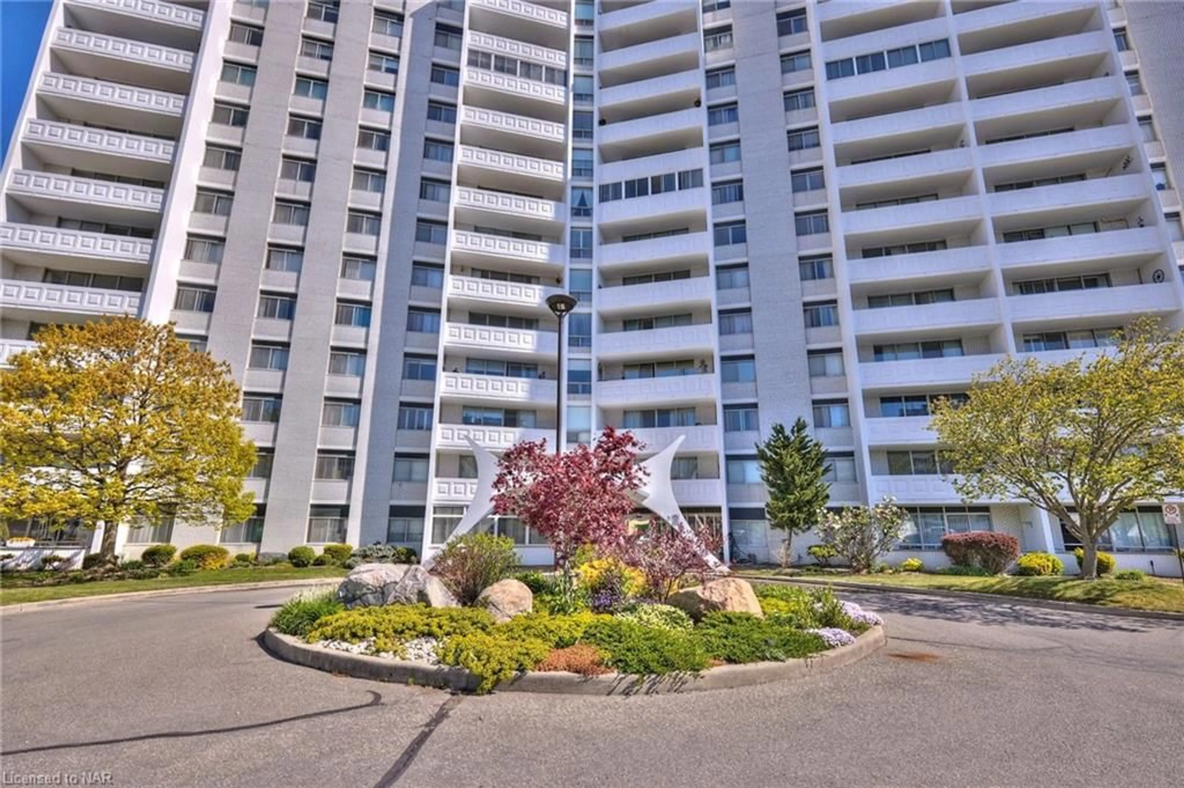 A pic from exterior of the house or condo for 15 Towering Heights Blvd #1204, St. Catharines Ontario L2T 3G7