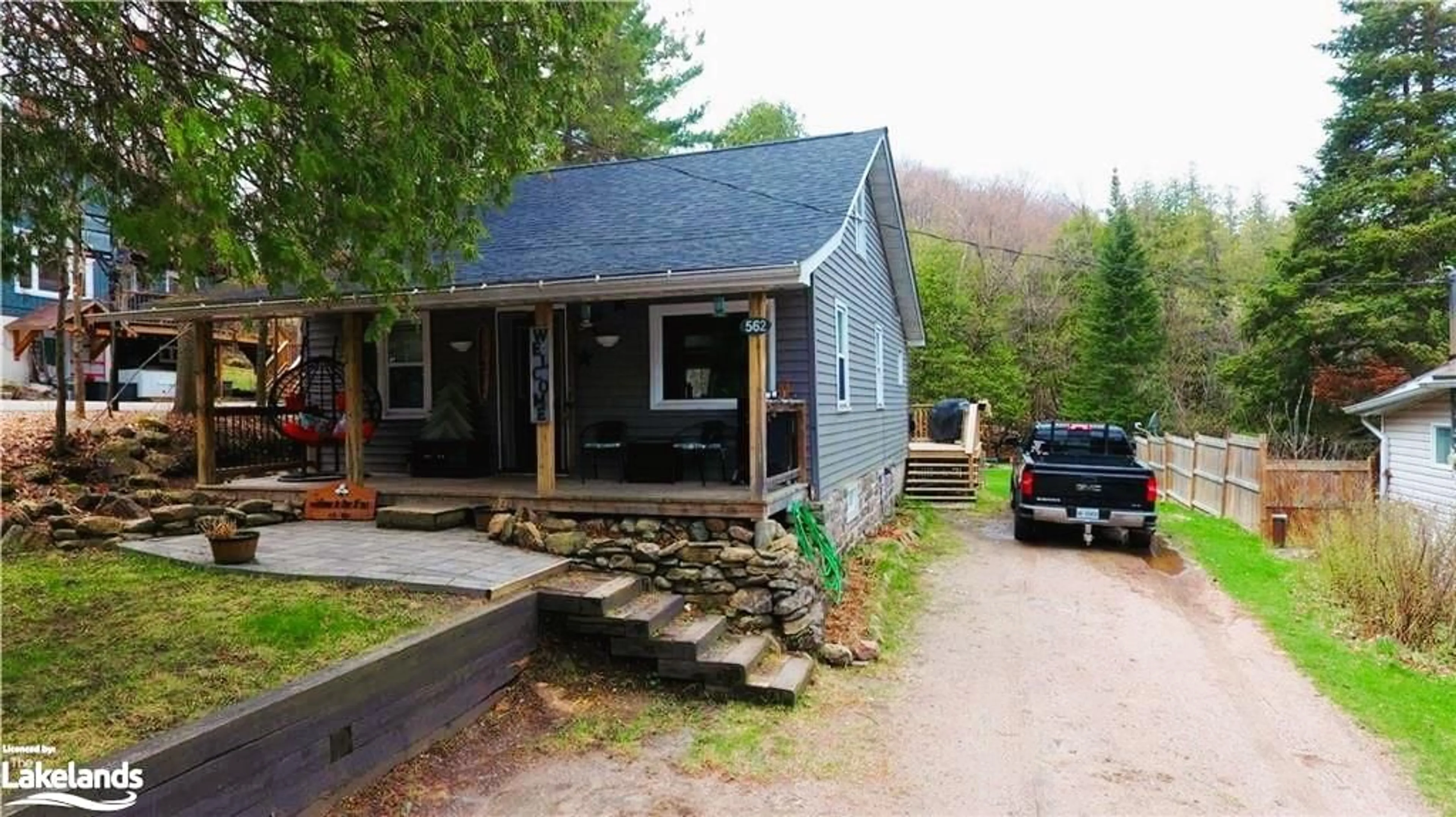 Cottage for 562 Mountain St, Haliburton Ontario K0M 1S0