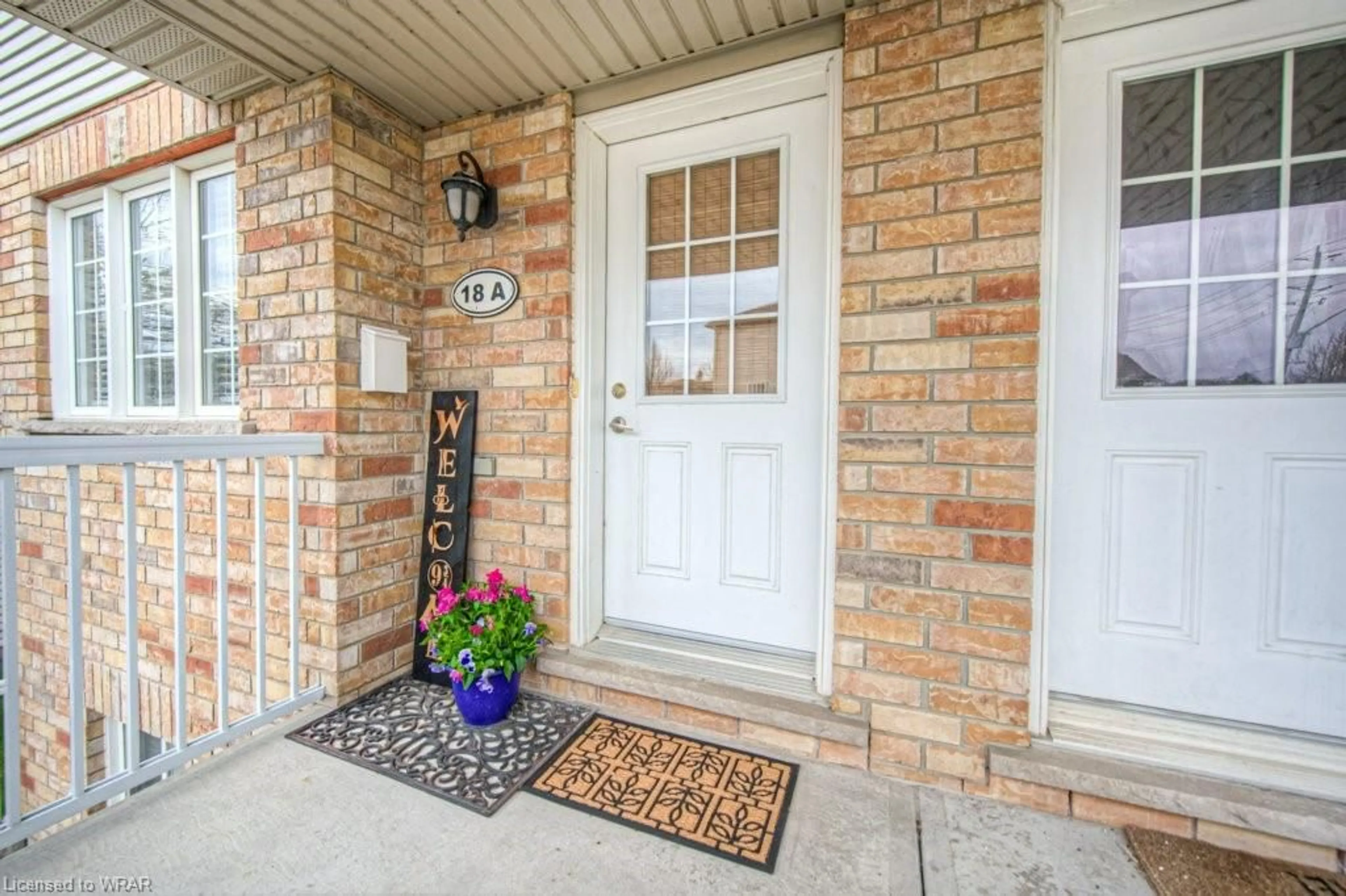 Indoor entryway for 50 Howe Dr #18A, Kitchener Ontario N2E 0A3