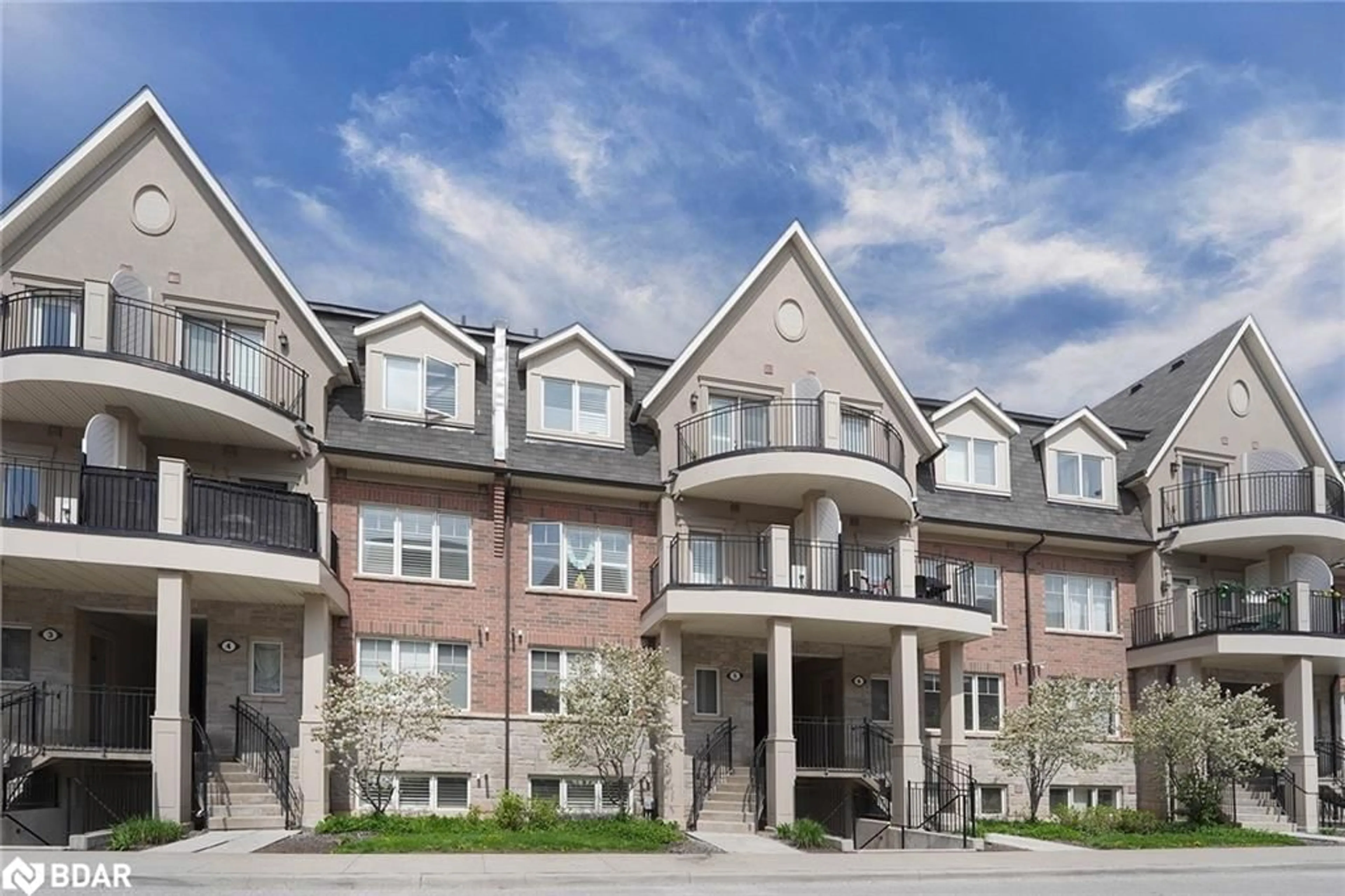 A pic from exterior of the house or condo for 2420 Baronwood Drive Dr #6-04, Oakville Ontario L6M 0X6