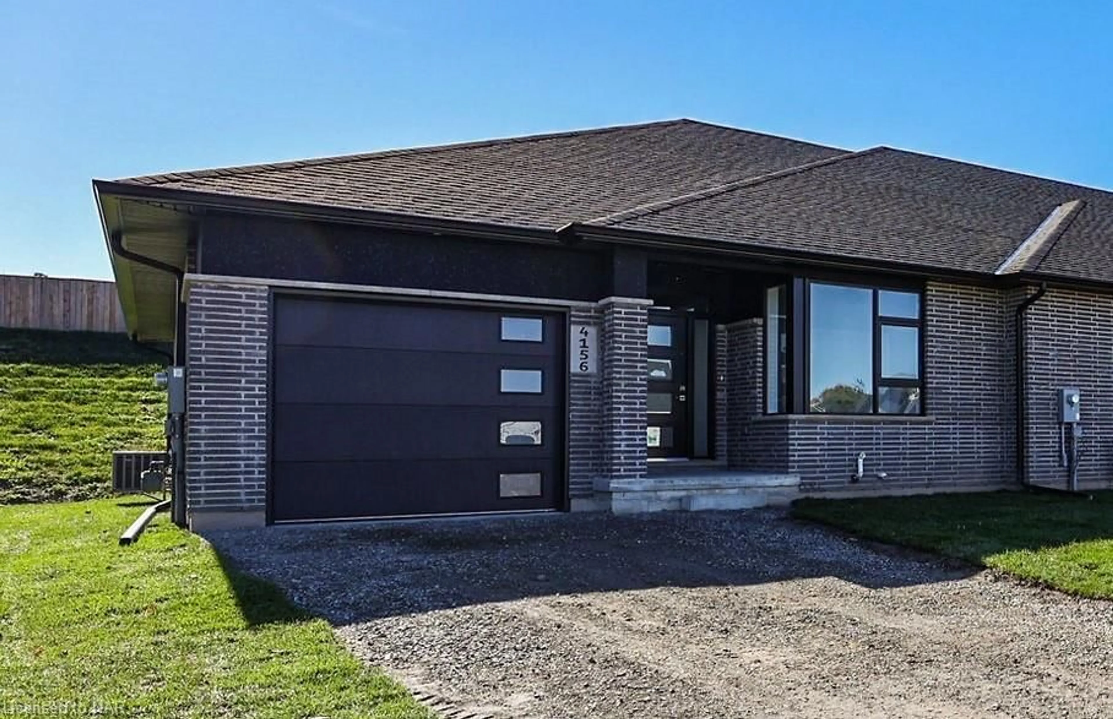 Home with brick exterior material for 4156 Village Creek Dr, Stevensville Ontario L0S 1S0