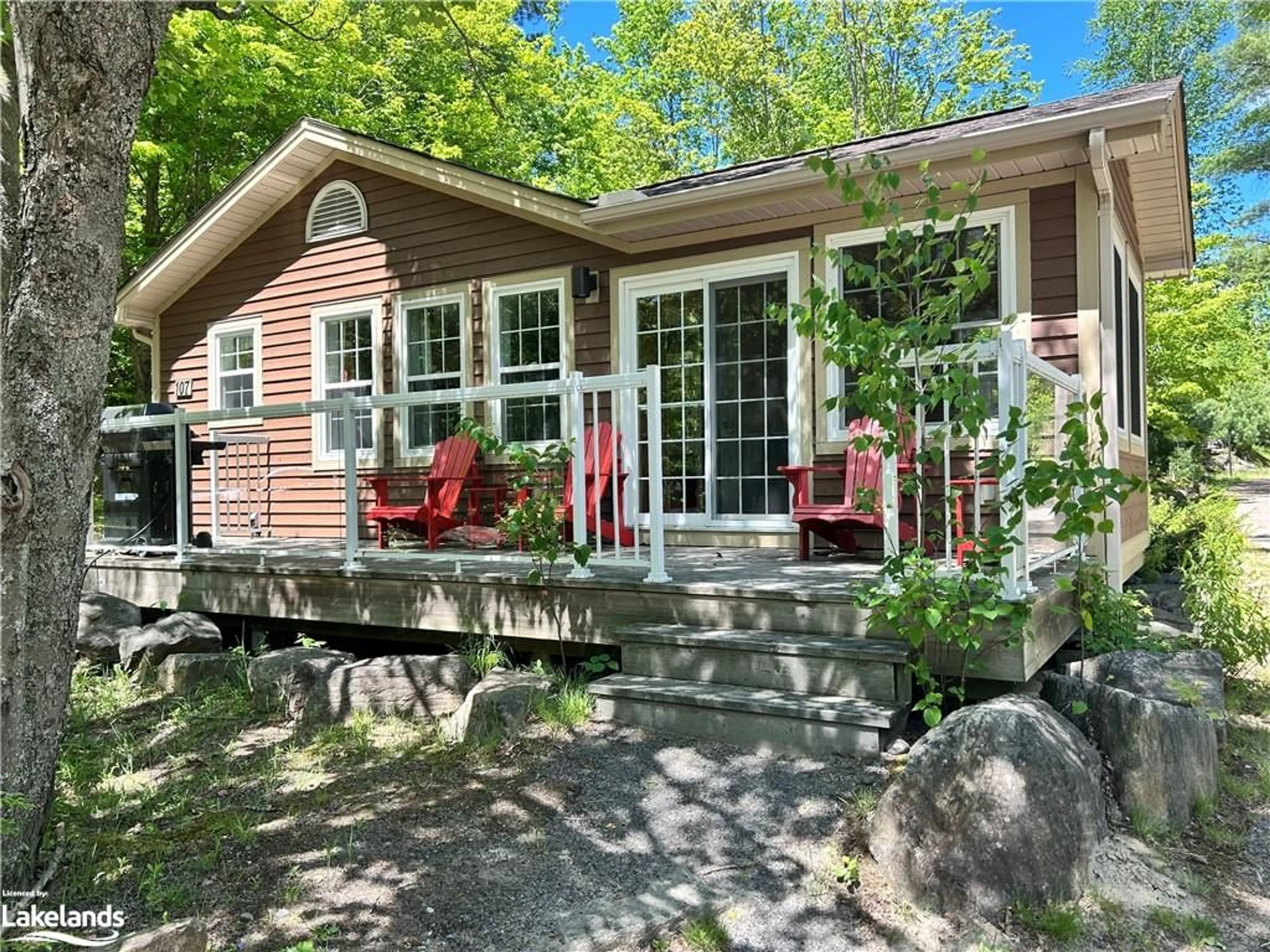 Cottage for 1052 Rat Bay Rd #107-3, Lake of Bays (Twp) Ontario P1H 2J6