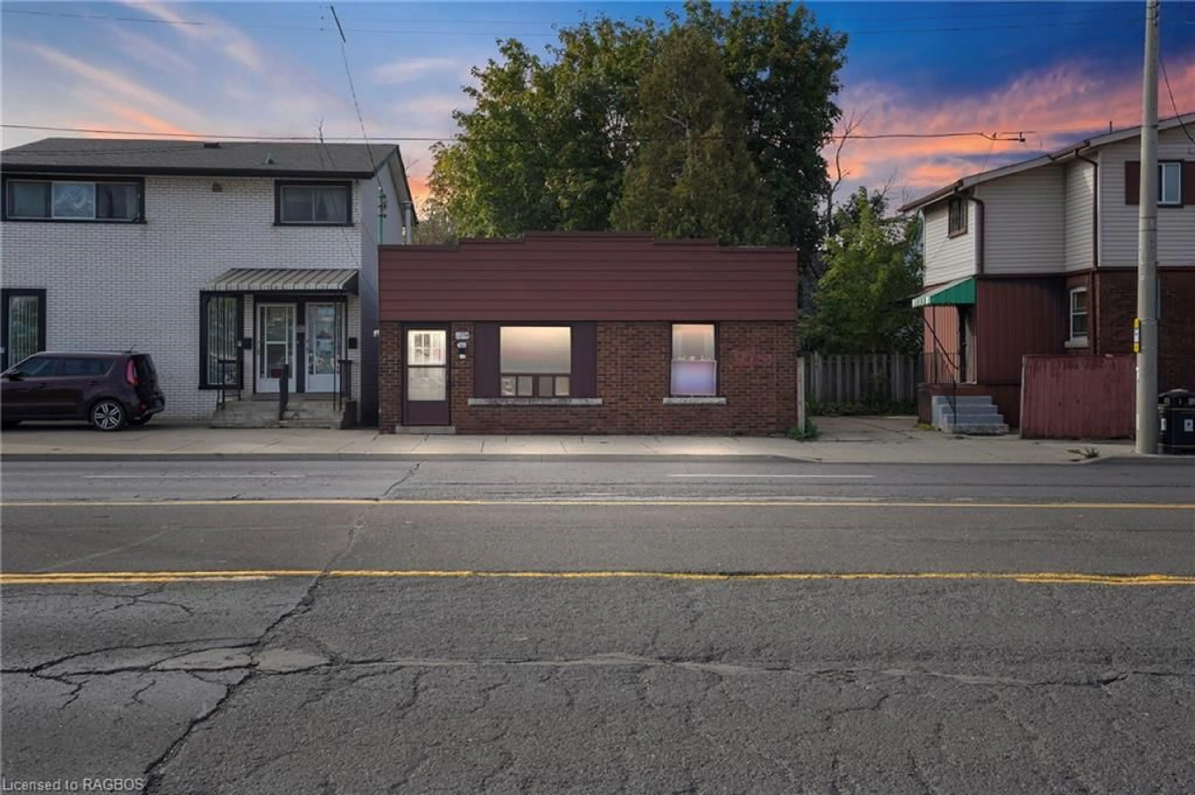 Street view for 1274 Barton St, Hamilton Ontario L8H 2W1