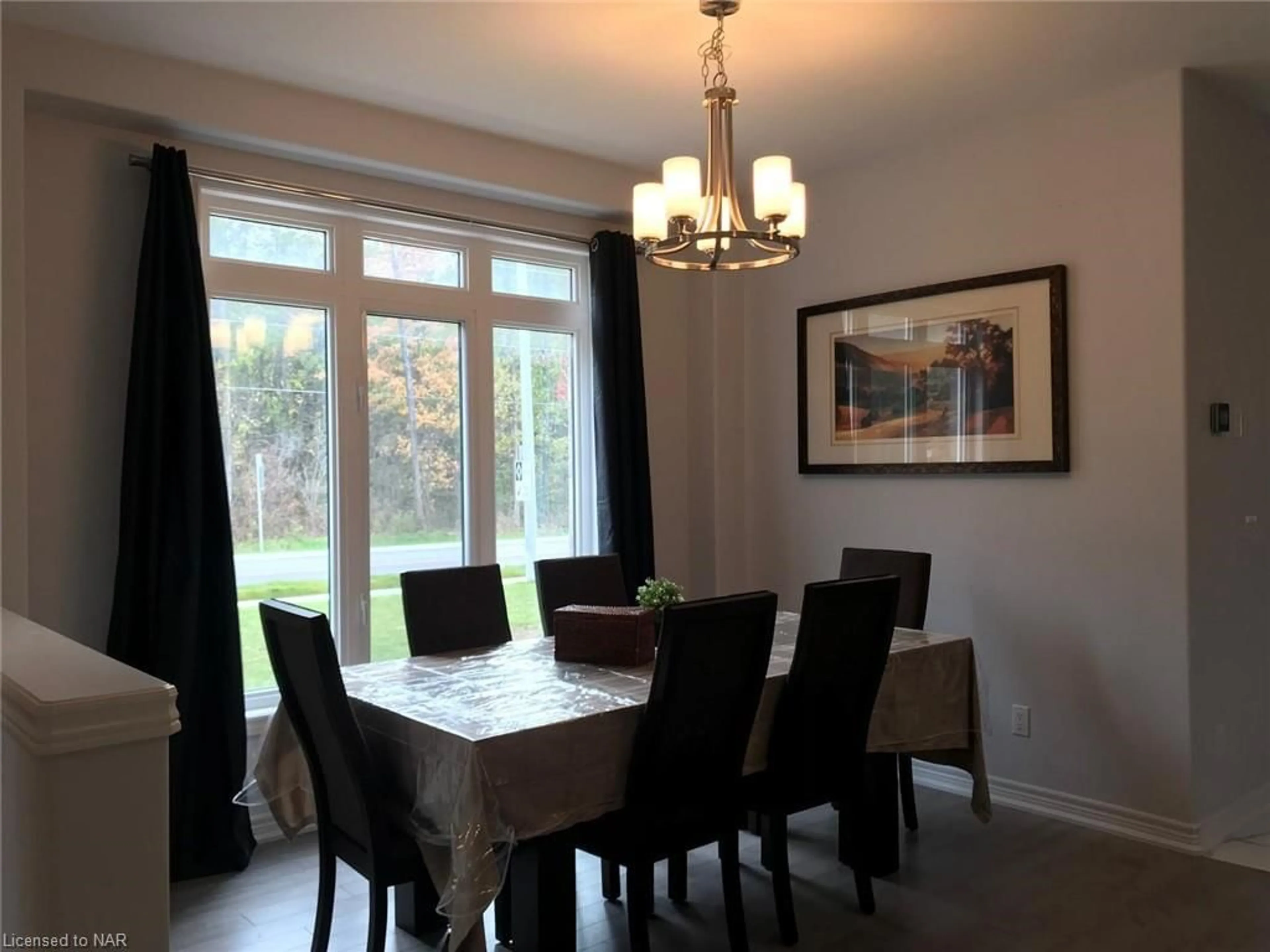 Dining room for 6739 Sam Iorfida Dr, Niagara Falls Ontario L2G 0H6