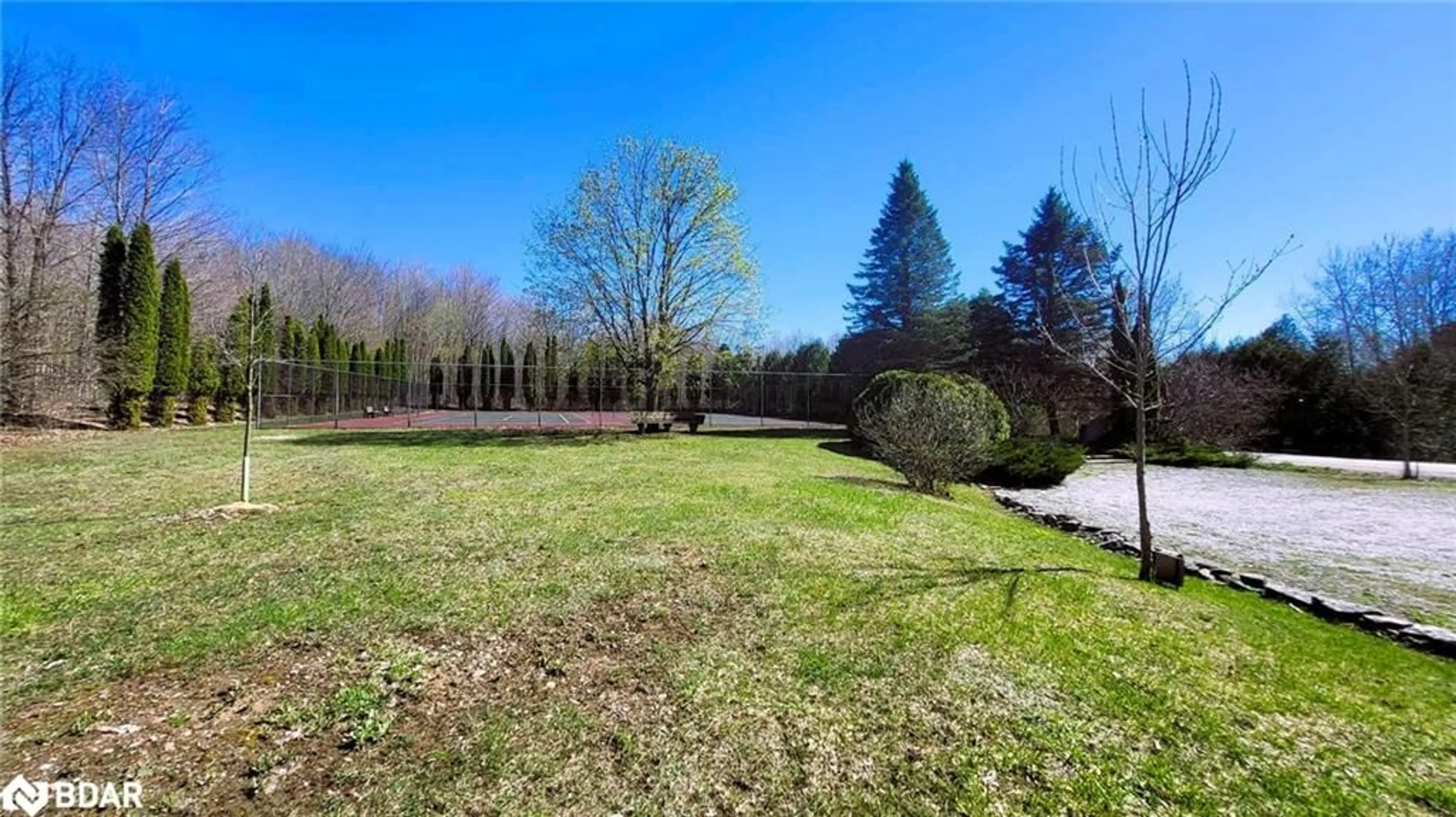 Fenced yard for 3 Forest Wood Lane, Oro-Medonte Ontario L0L 1T0